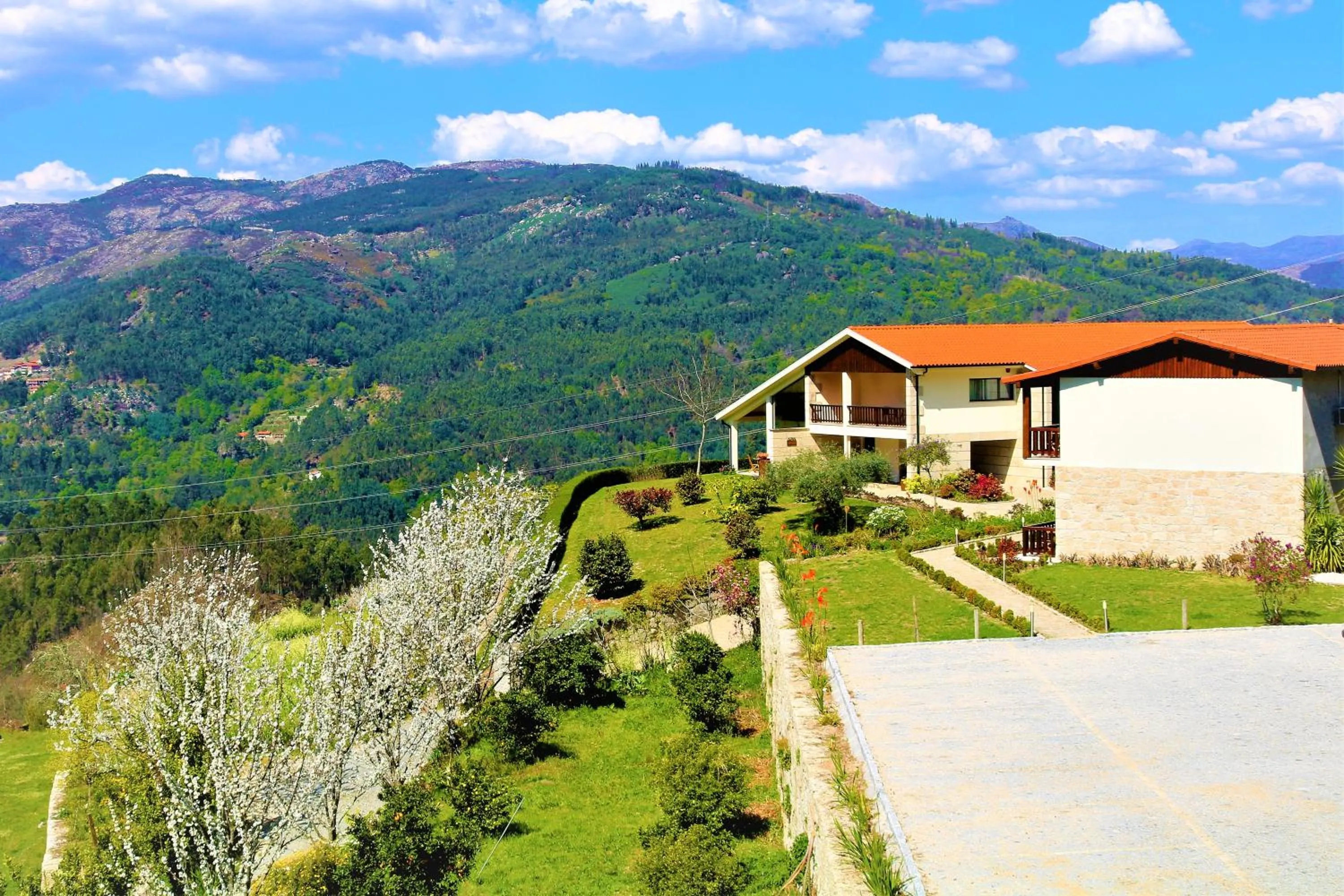 Property building in Quinta do Bento