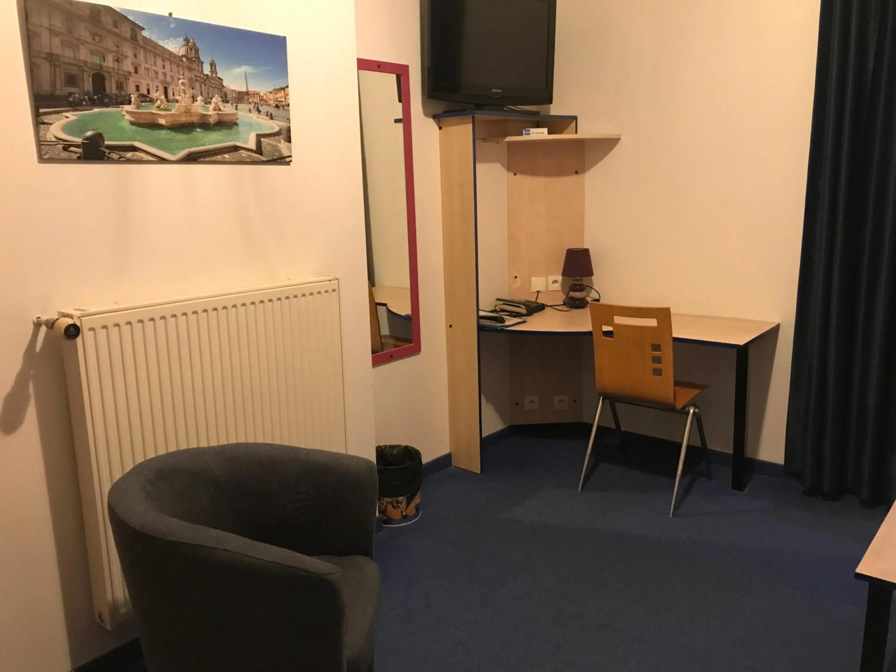 Hotel César Centre-ville Gare Charleville-Mézières