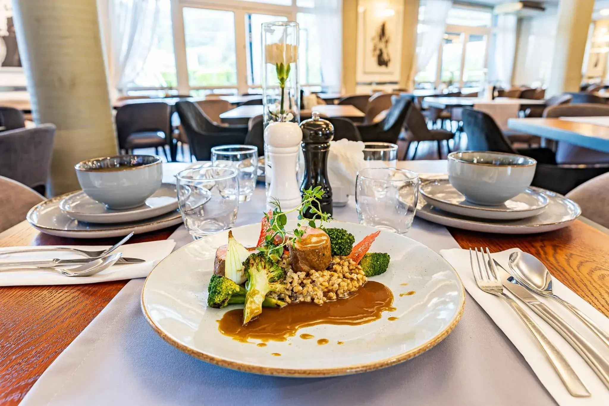 Restaurant/places to eat in Hotel Fero Express POKOJE KLIMATYZOWANE AC Restaurant/places to eat in Hotel Fero Express POKOJE KLIMATYZOWANE AC