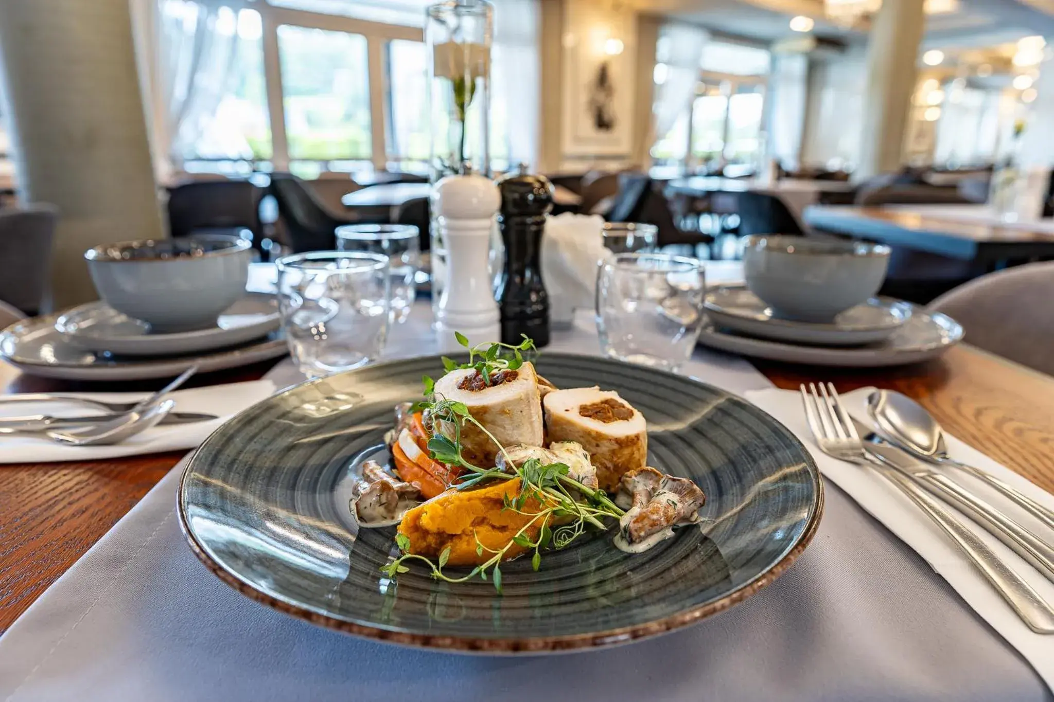 Restaurant/places to eat in Hotel Fero Express POKOJE KLIMATYZOWANE AC Restaurant/places to eat in Hotel Fero Express POKOJE KLIMATYZOWANE AC