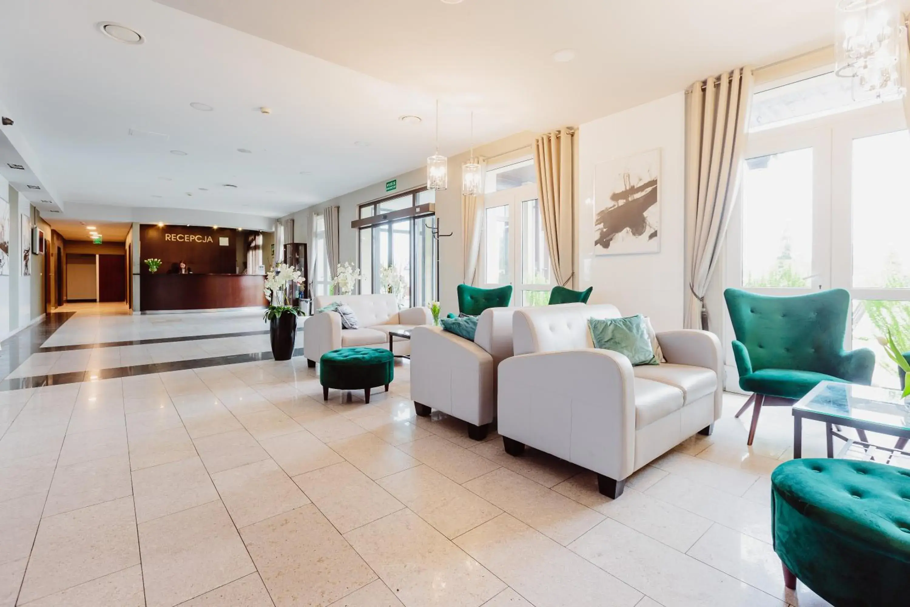 Lobby or reception in Hotel Fero Express POKOJE KLIMATYZOWANE AC Lobby or reception in Hotel Fero Express POKOJE KLIMATYZOWANE AC