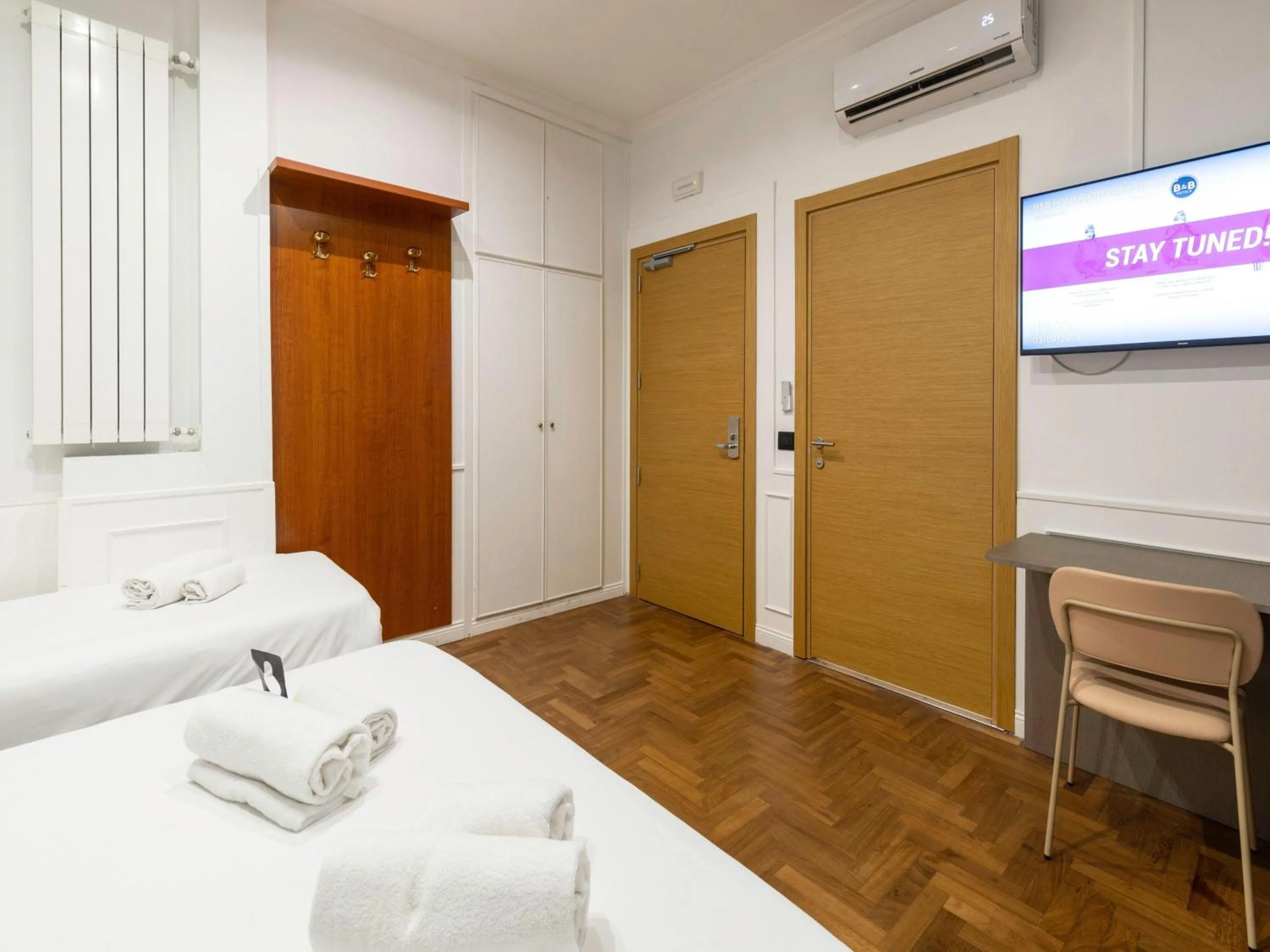 Photo of the whole room, Bed in B&B Hotel Roma Italia Viminale