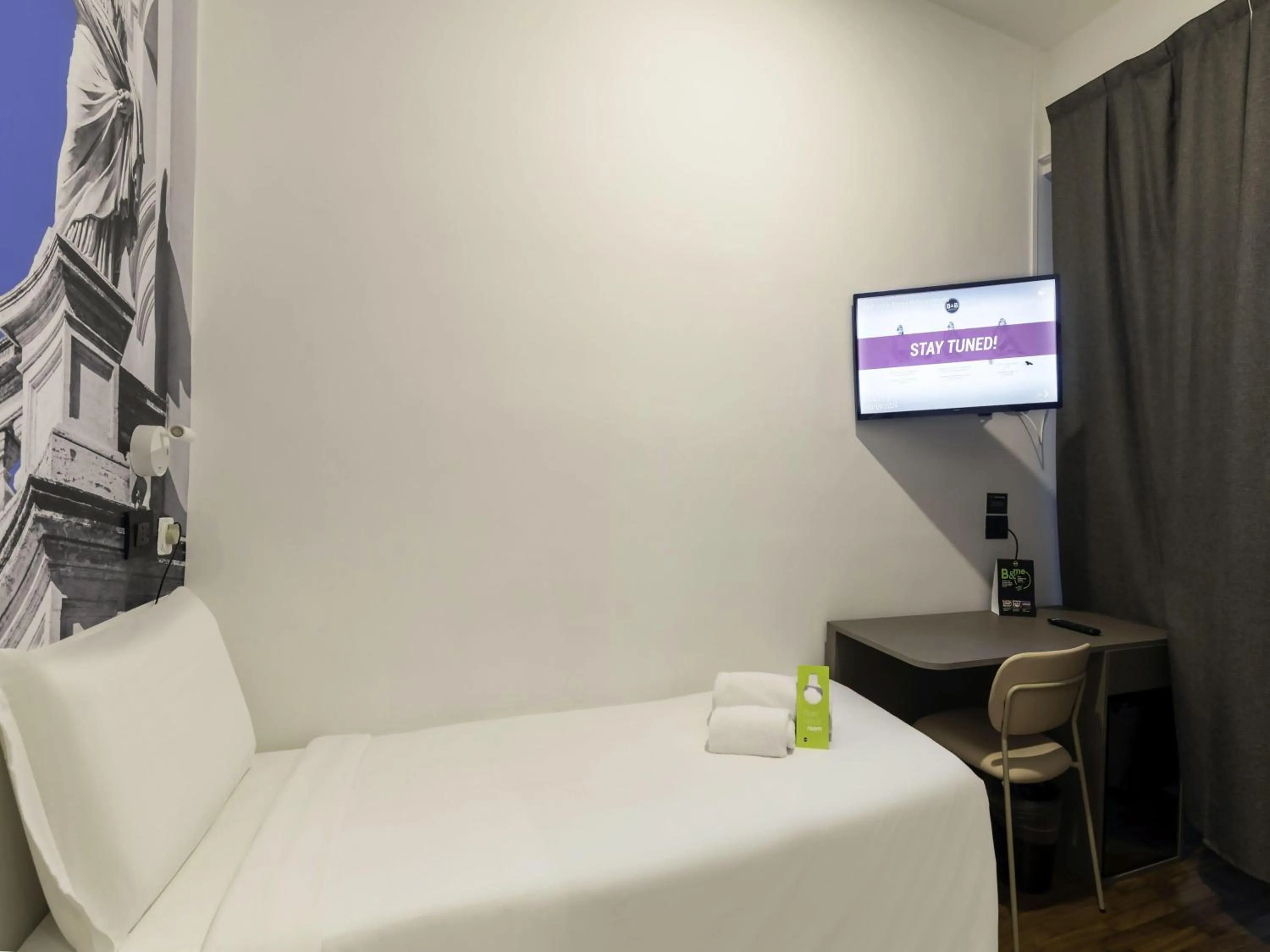 Photo of the whole room, Bed in B&B Hotel Roma Italia Viminale