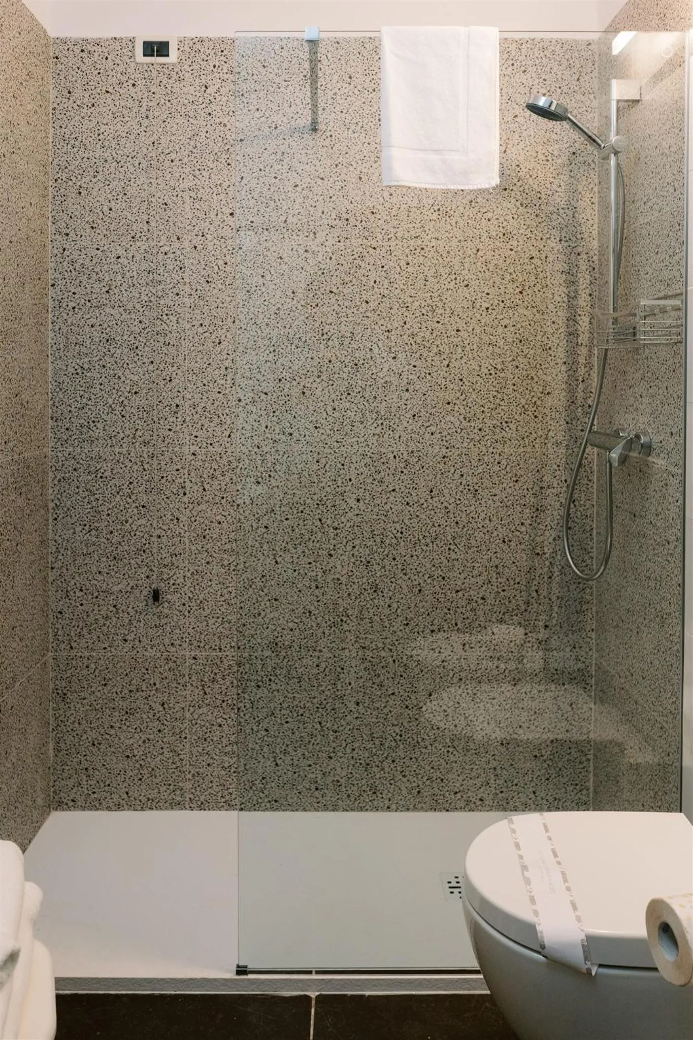 Shower in Residence Carlton