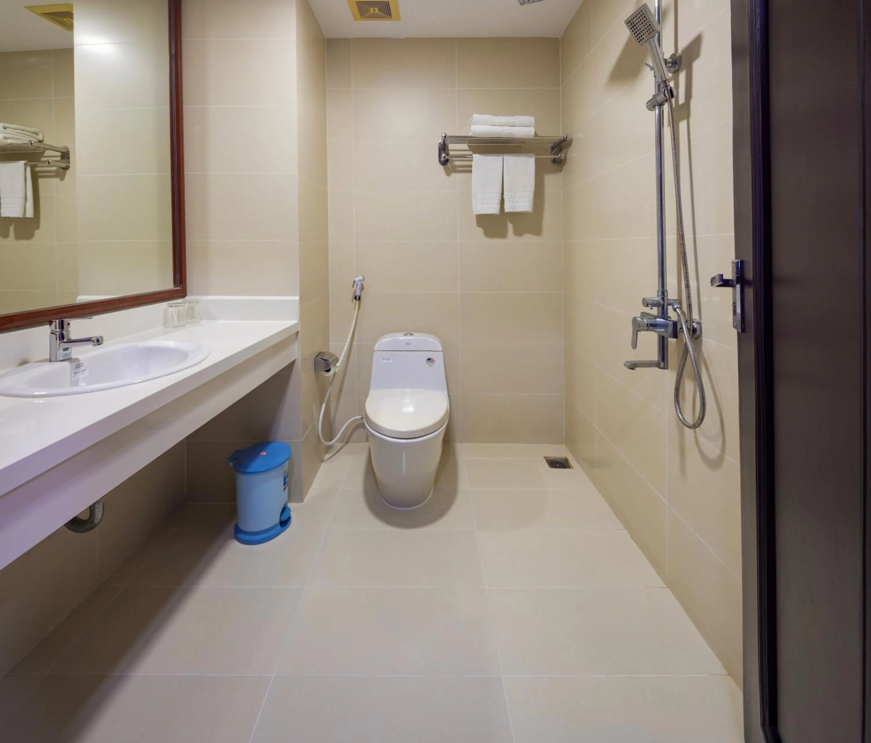 Toilet in Gem Nha Trang Hotel