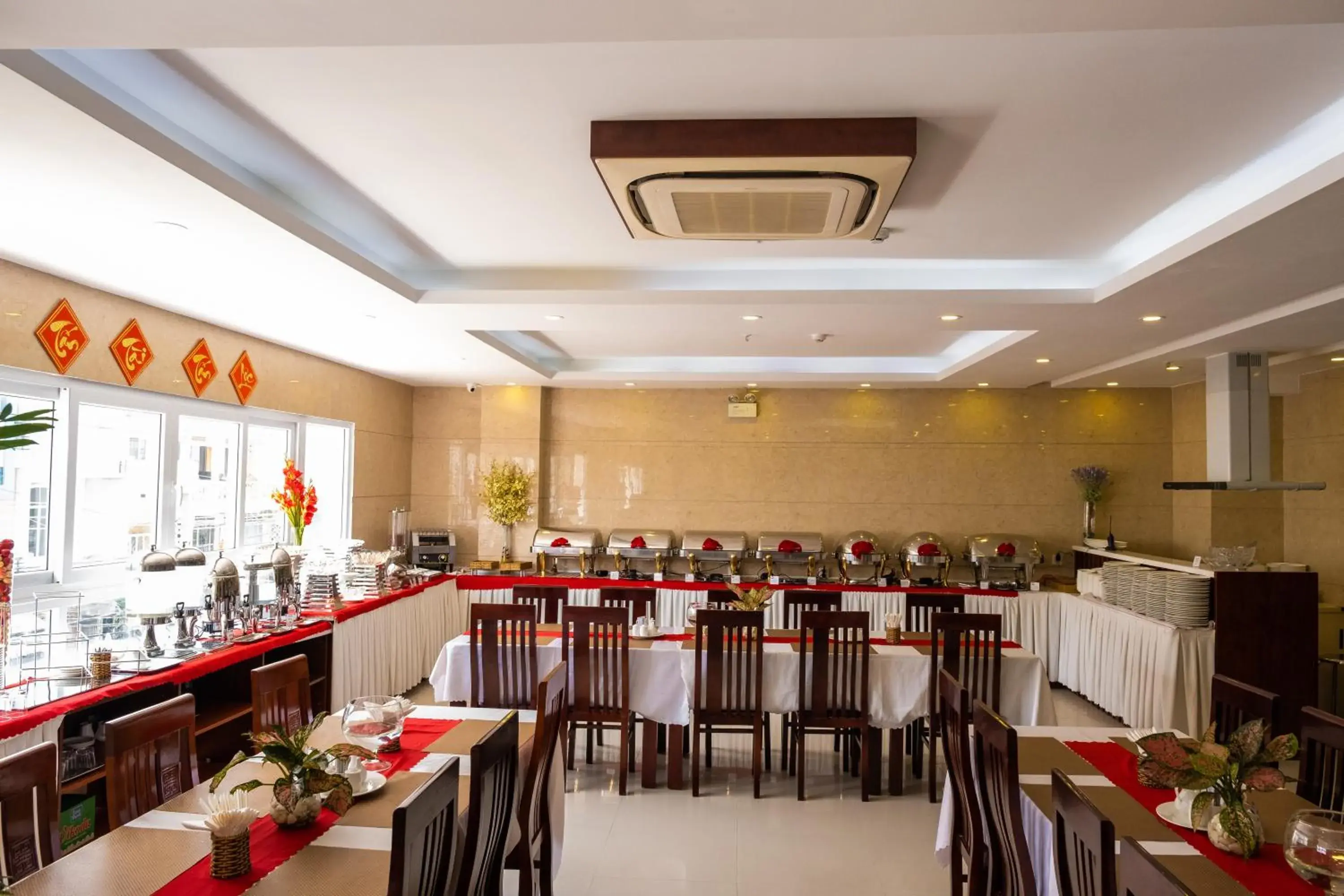 Restaurant/places to eat in Gem Nha Trang Hotel Restaurant/places to eat in Gem Nha Trang Hotel