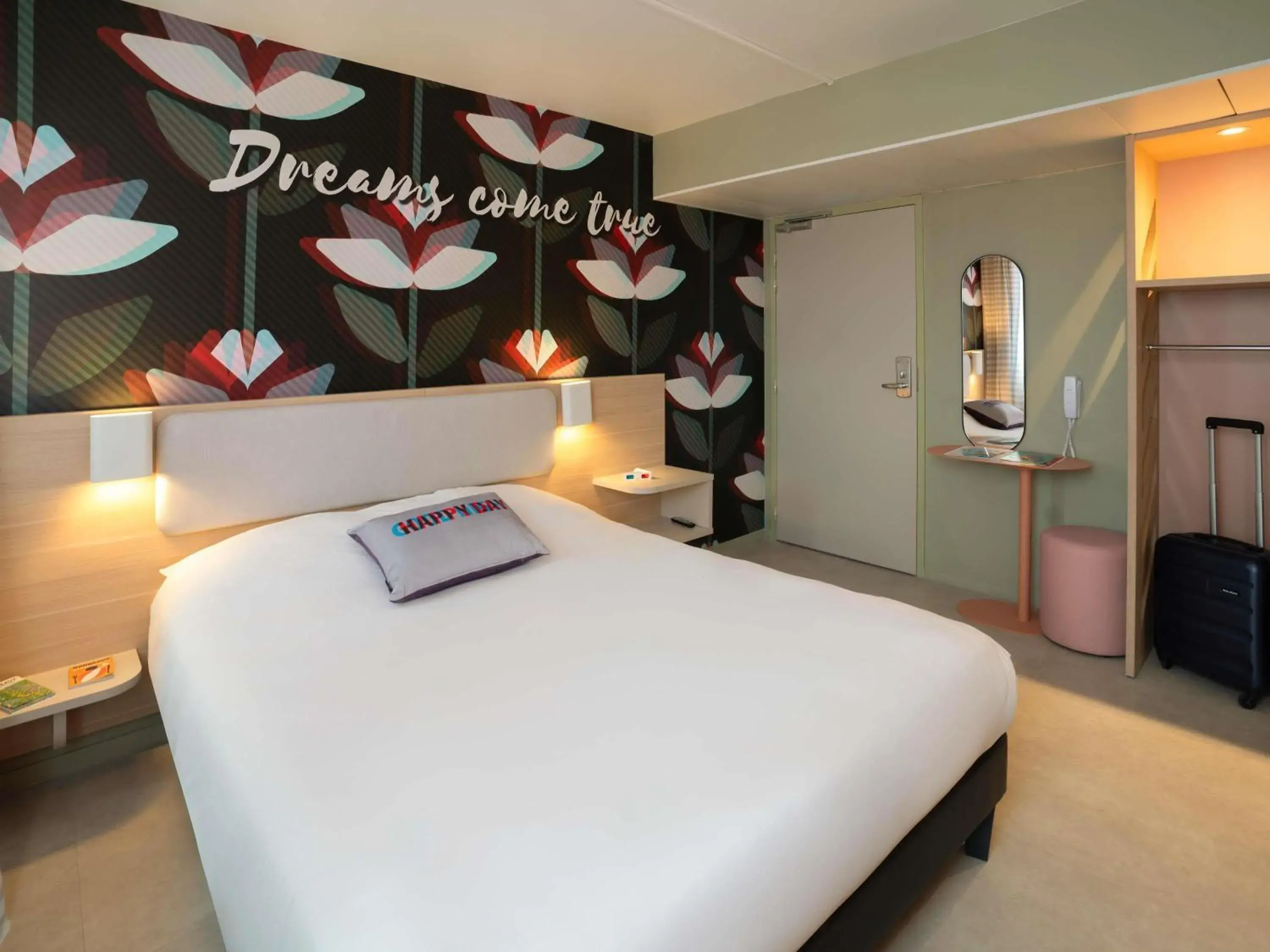 Bedroom, Bed in ibis Styles Bordeaux Centre Gare Bedroom, Bed in ibis Styles Bordeaux Centre Gare