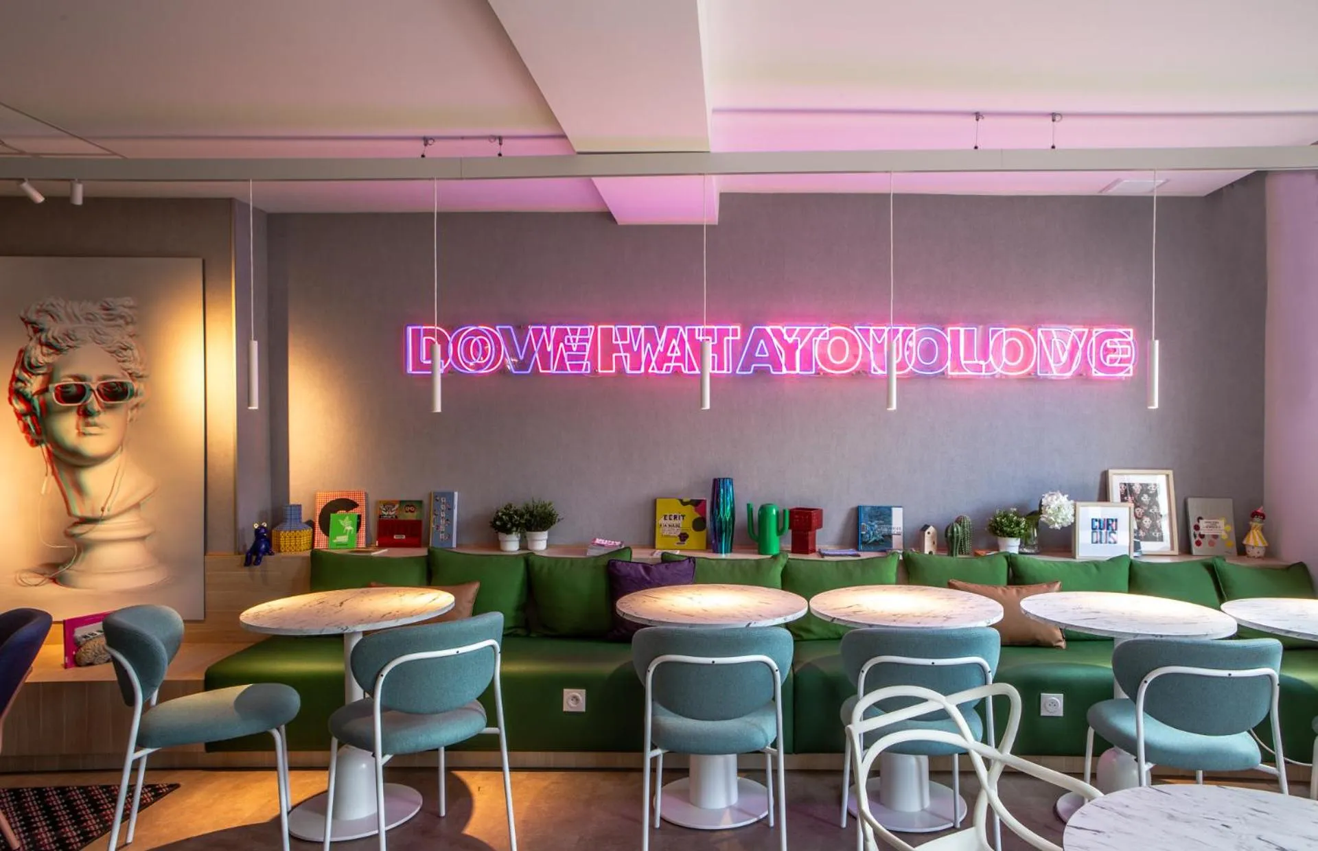 Food and drinks in ibis Styles Bordeaux Centre Gare