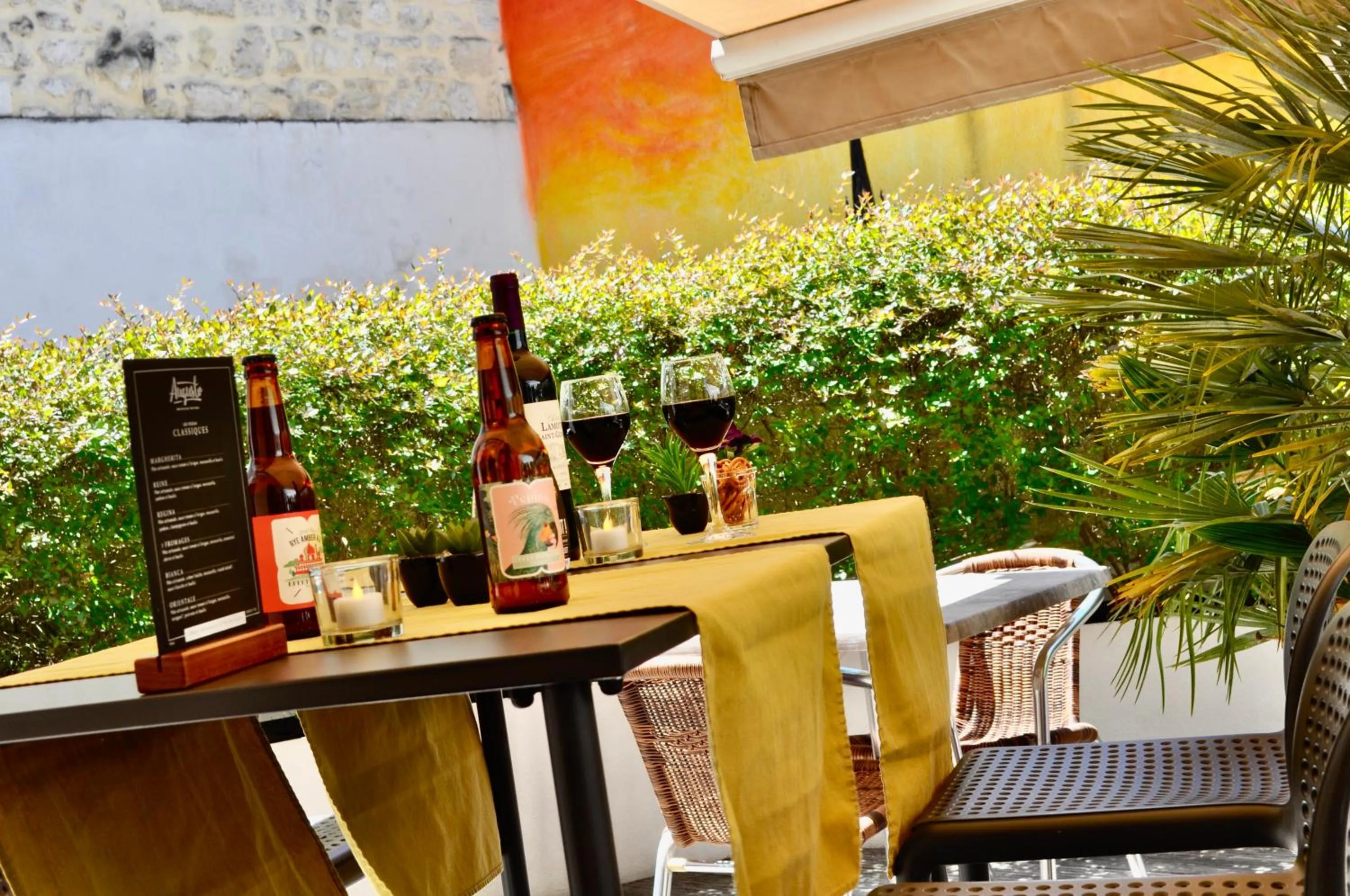 Patio in ibis Styles Bordeaux Centre Gare