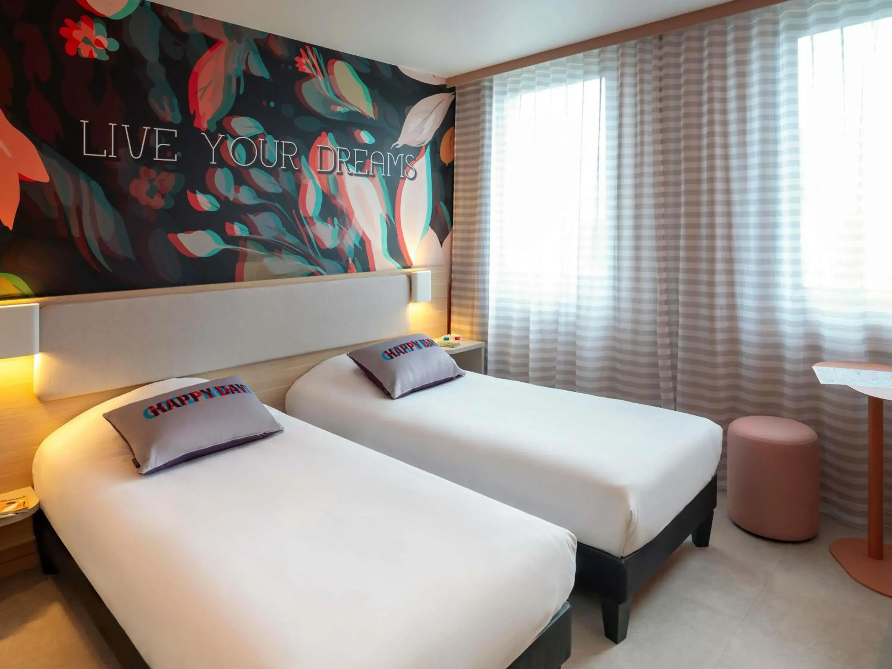 Bedroom, Bed in ibis Styles Bordeaux Centre Gare Bedroom, Bed in ibis Styles Bordeaux Centre Gare