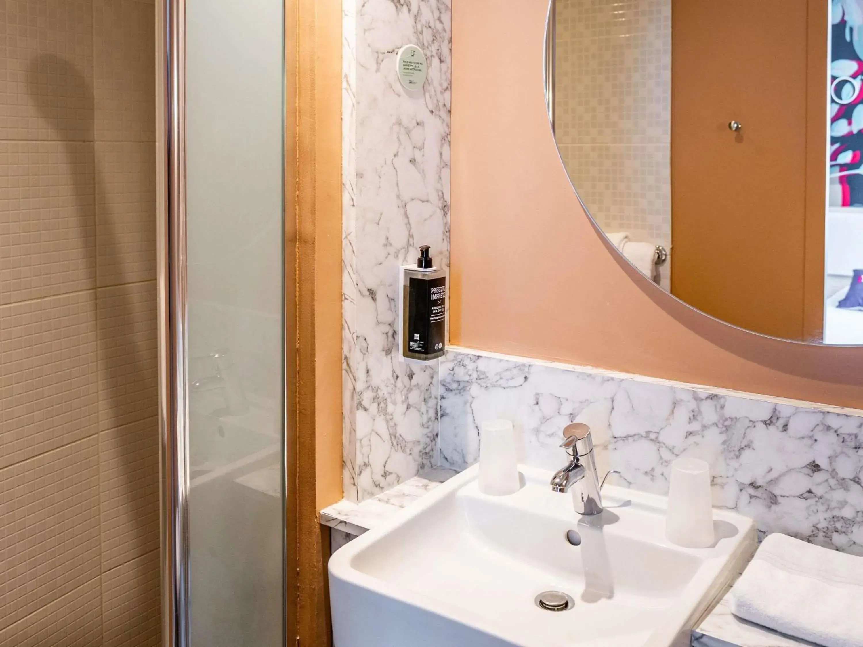 Bedroom in ibis Styles Bordeaux Centre Gare Bedroom in ibis Styles Bordeaux Centre Gare