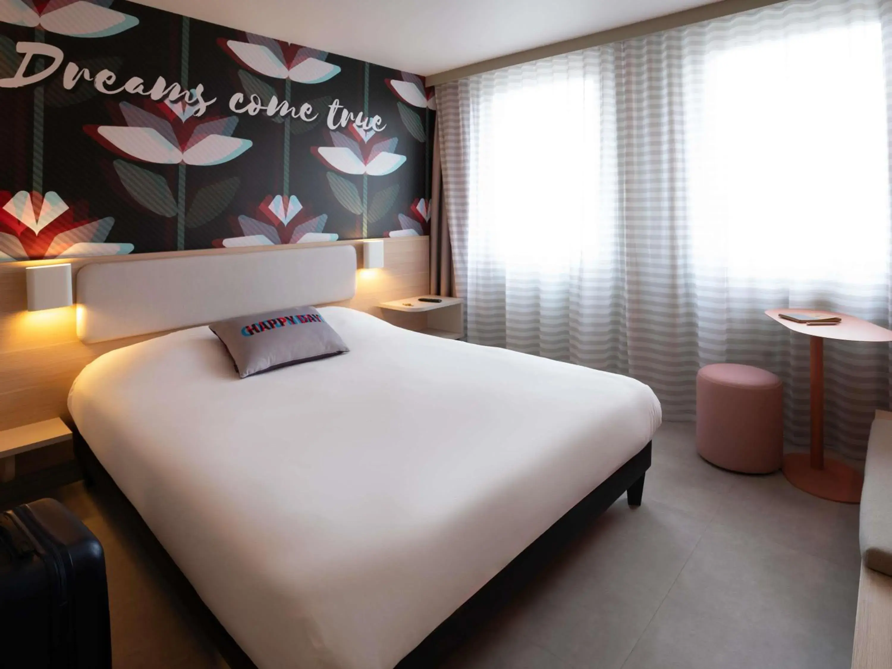 Property building, Bed in ibis Styles Bordeaux Centre Gare Property building, Bed in ibis Styles Bordeaux Centre Gare