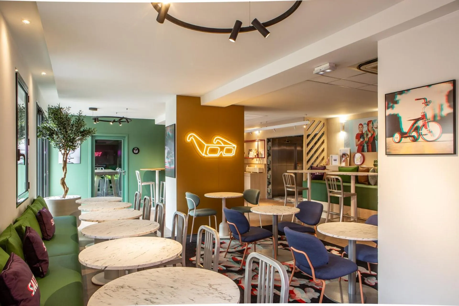 Restaurant/places to eat in ibis Styles Bordeaux Centre Gare