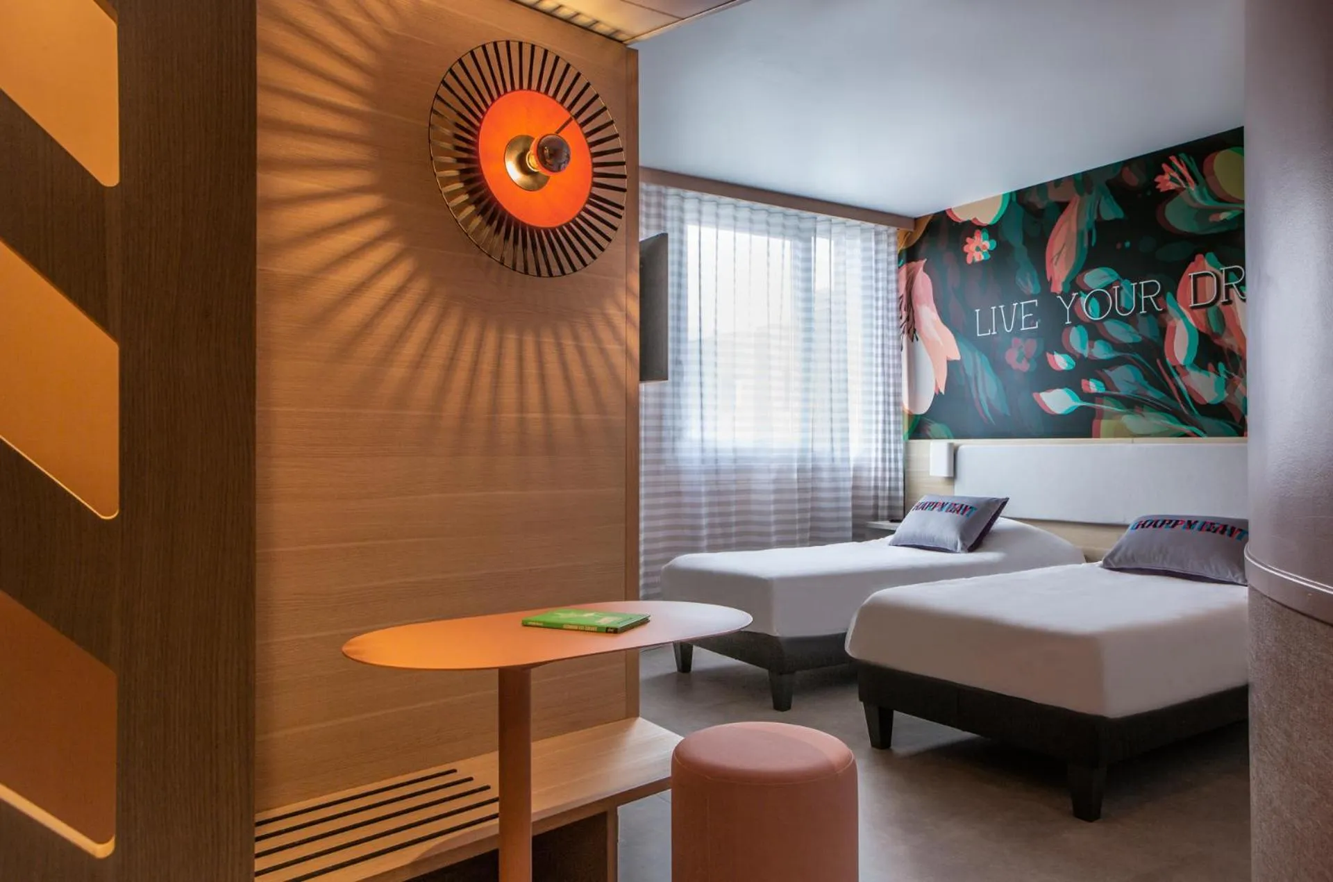 Bed in ibis Styles Bordeaux Centre Gare