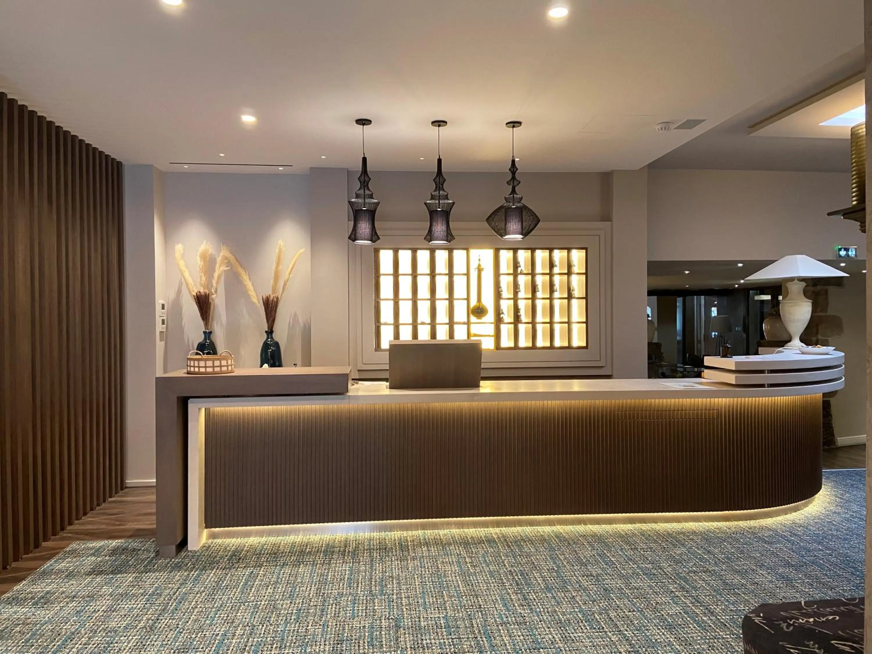 Lobby or reception in Nouvel Hôtel du Commerce