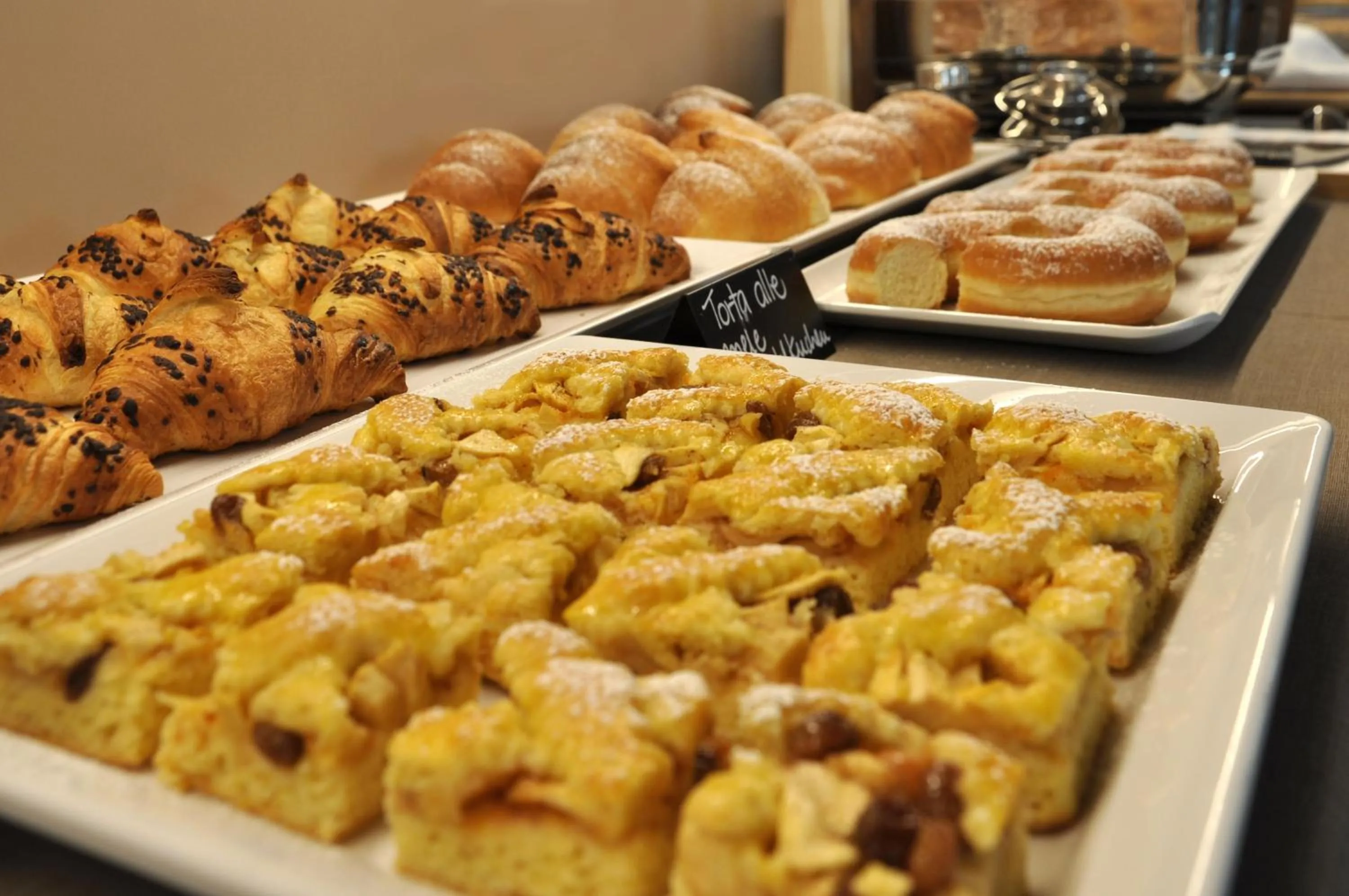 Buffet breakfast in B&B Boutiquehotel Clara
