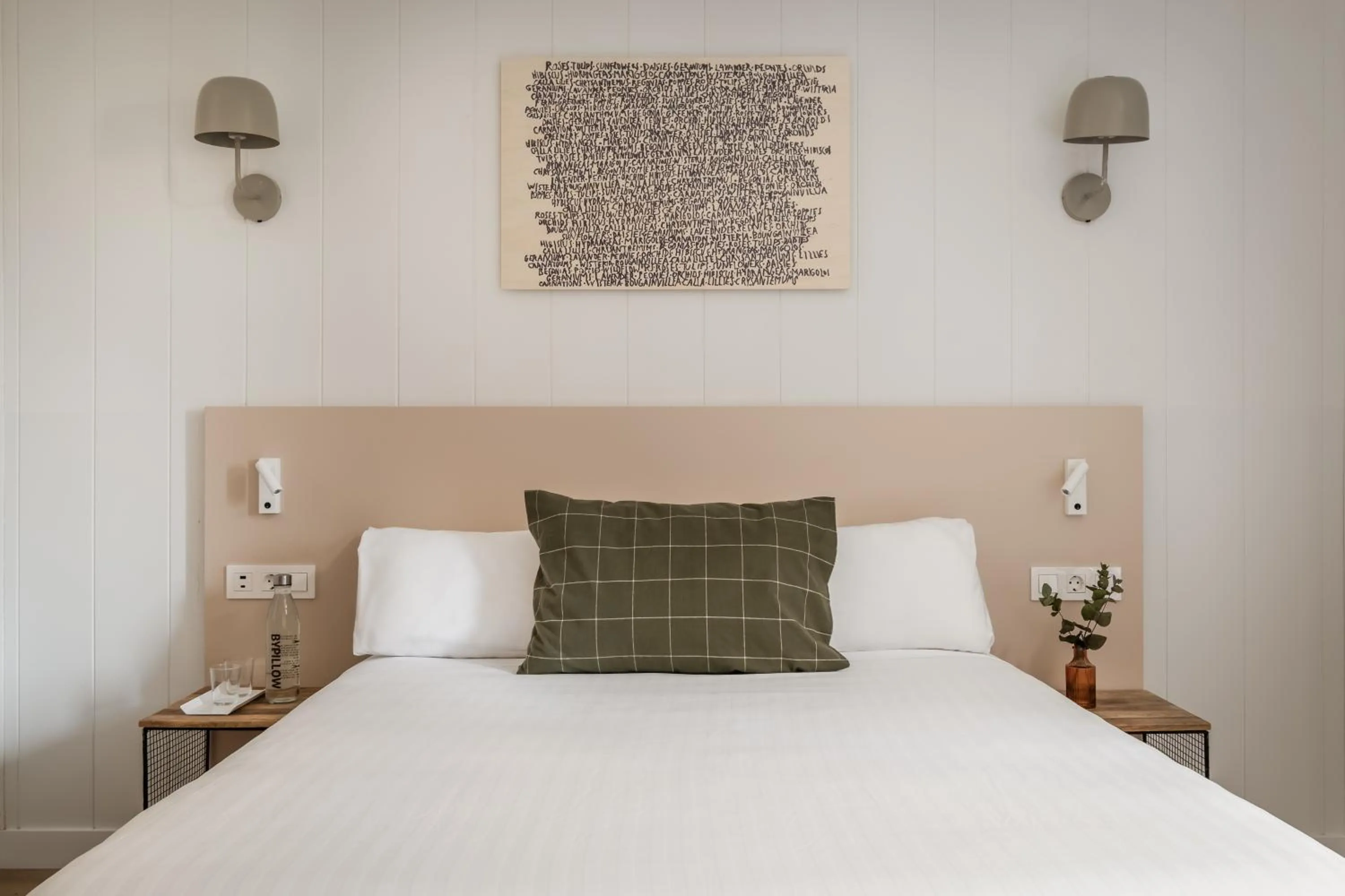 Bed in BYPILLOW Erba