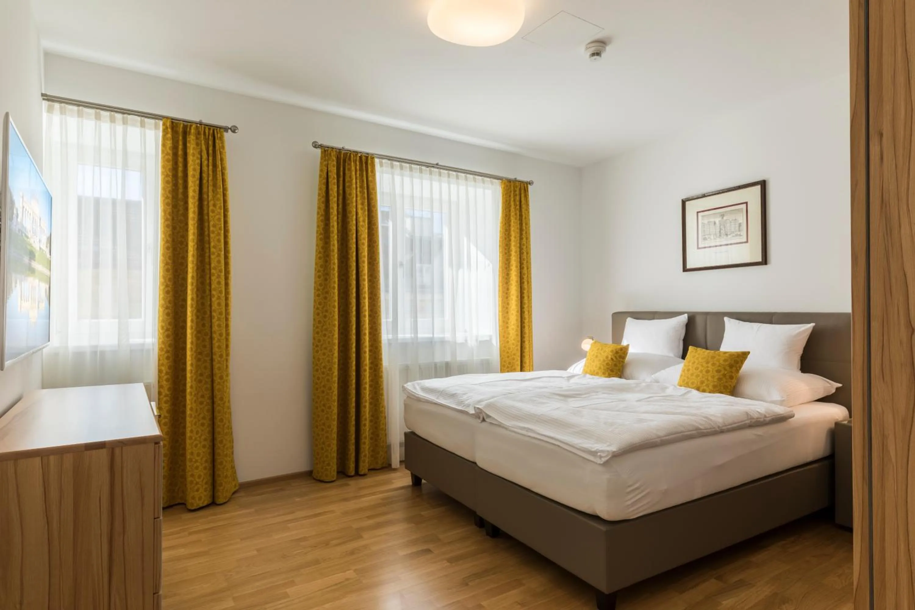 Bedroom, Bed in Vienna Grand Apartments City