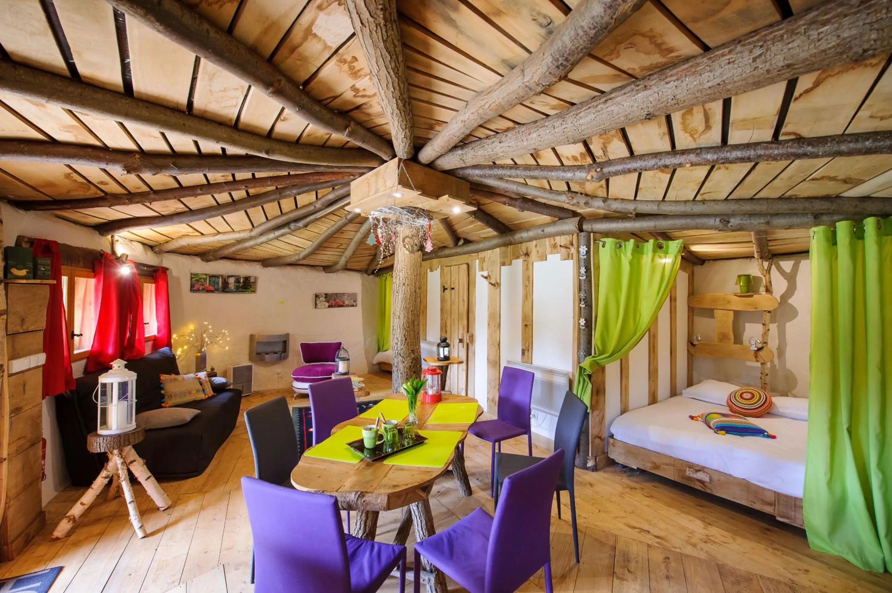 View (from property/room), Bed in Le Coeur De La Foret