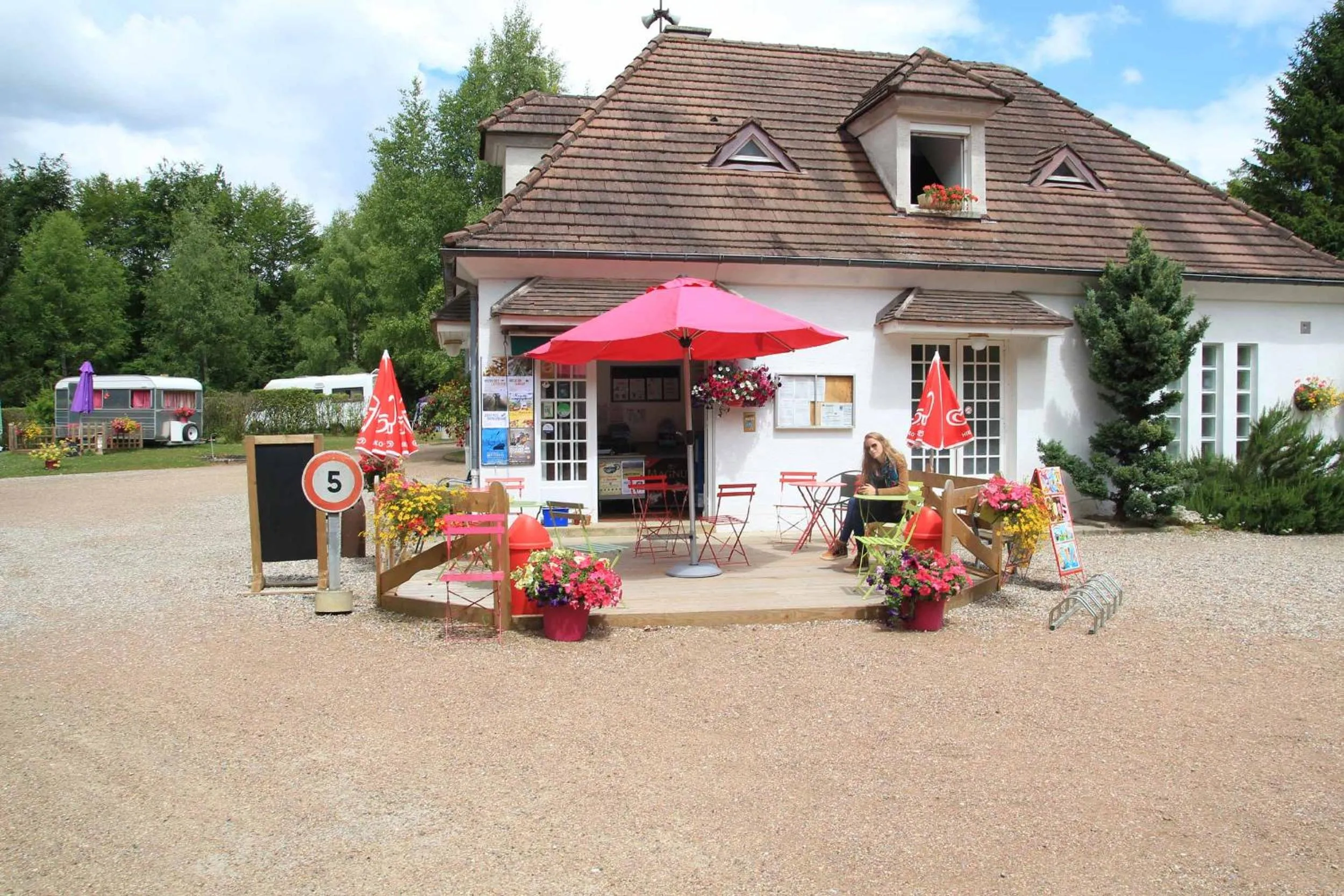 Facade/entrance in Le Coeur De La Foret