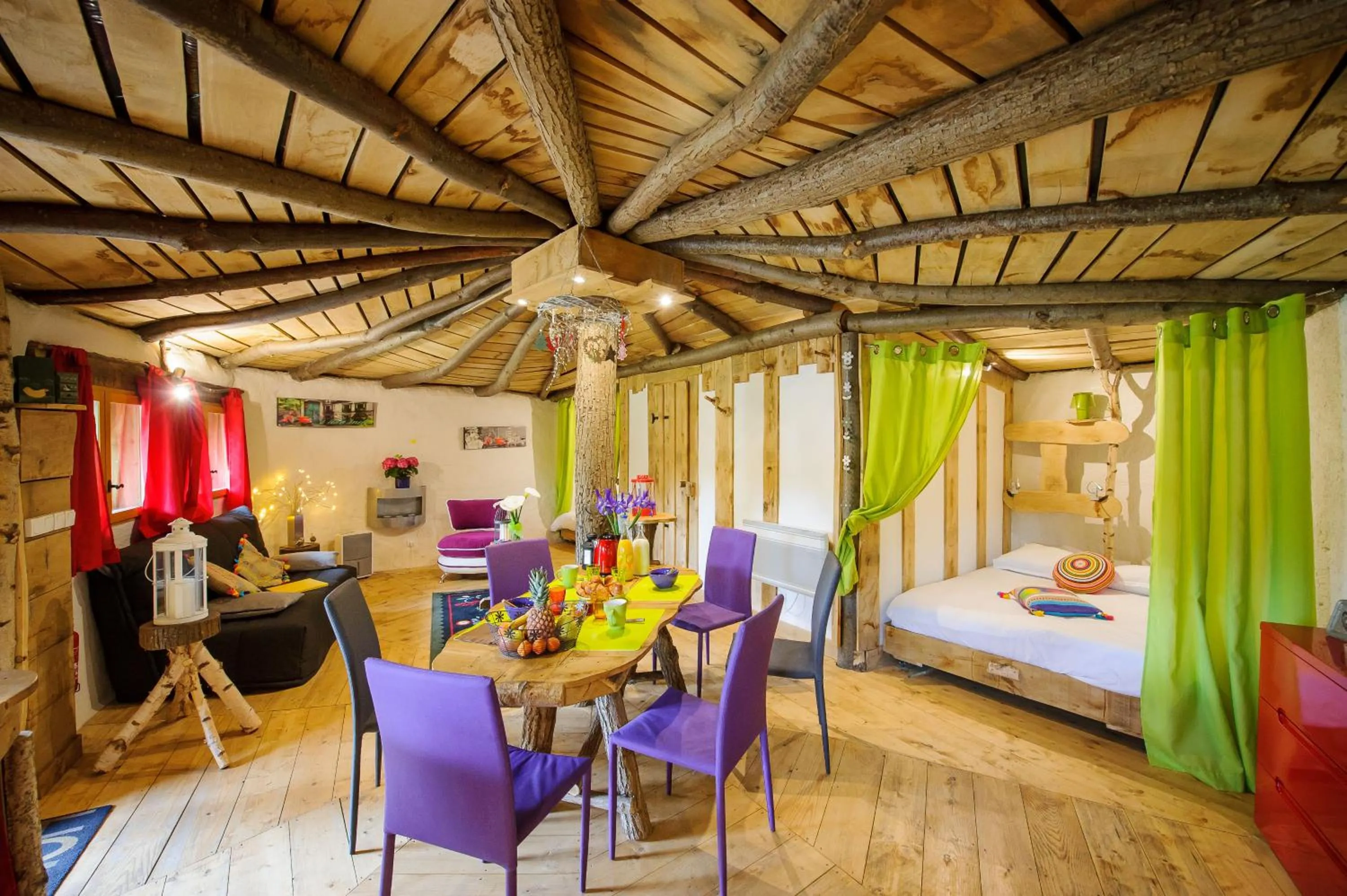 Bedroom, Bed in Le Coeur De La Foret
