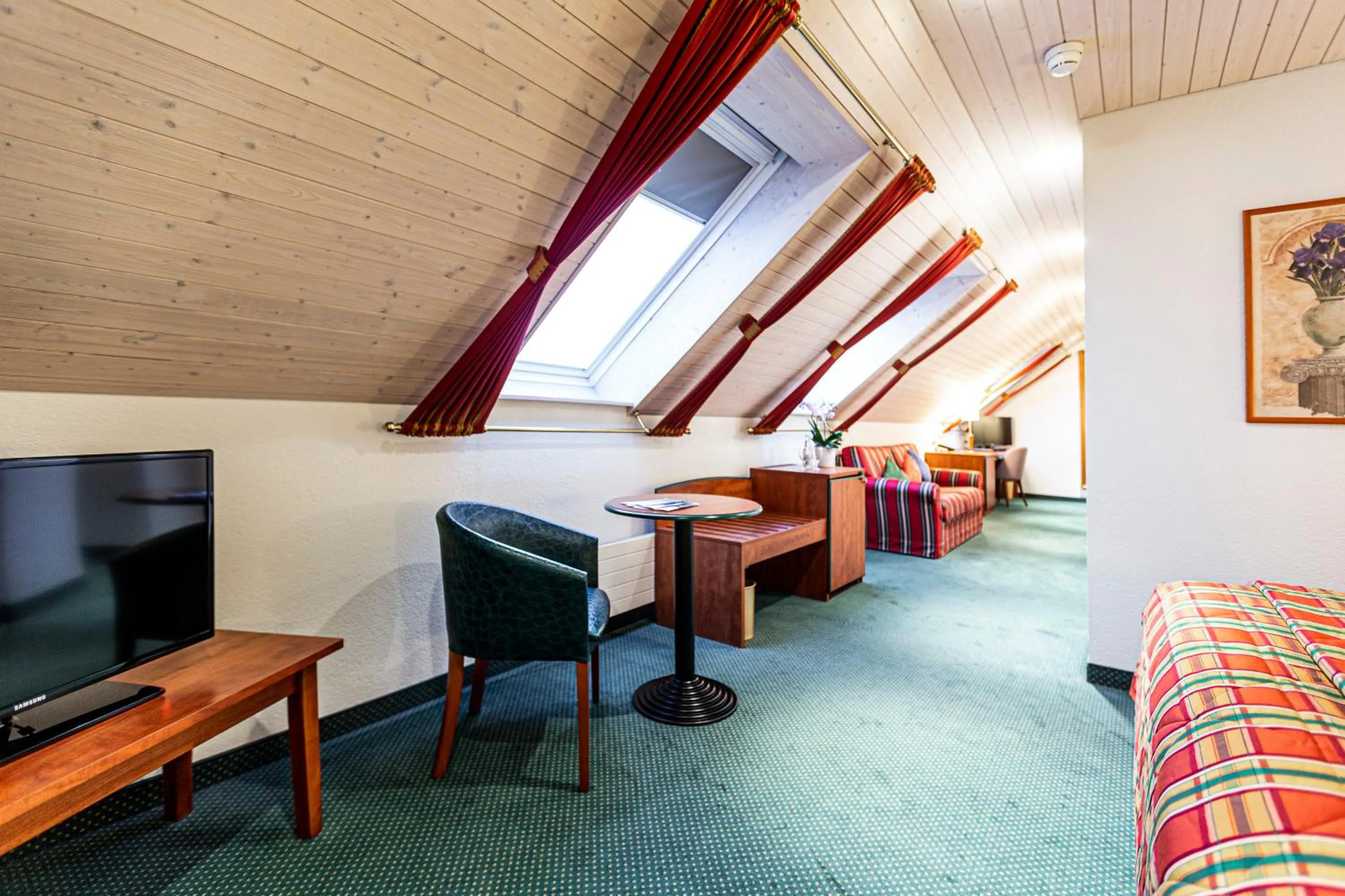 Photo of the whole room, Bed in Hotel Münchwilen