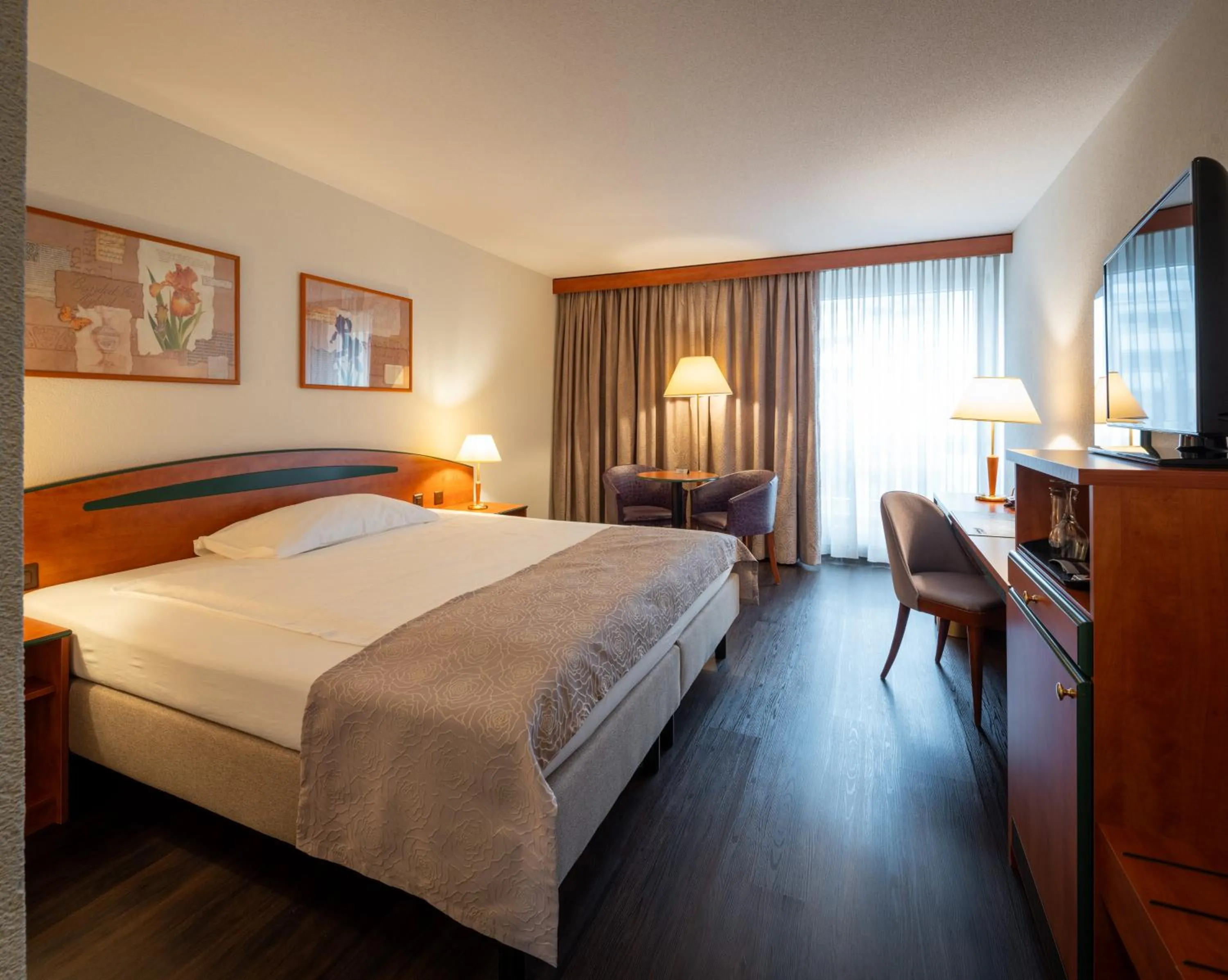 Photo of the whole room, Bed in Hotel Münchwilen