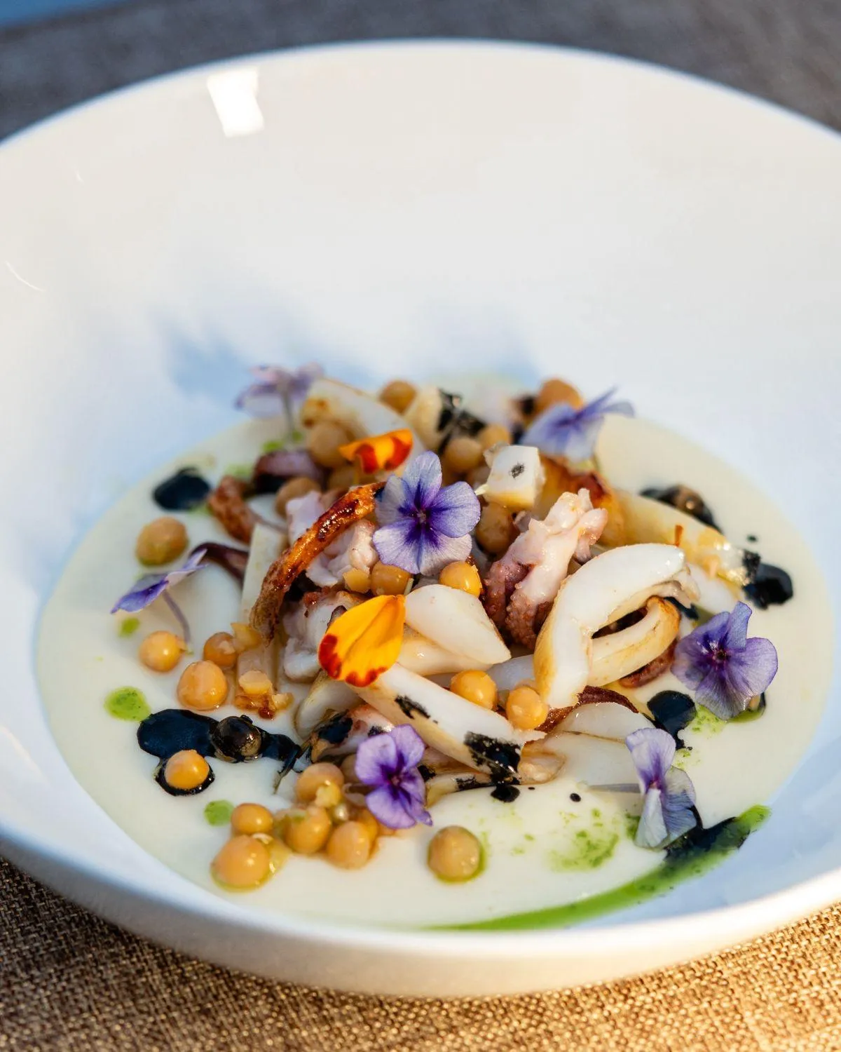 Restaurant/places to eat in Montiro' Hotel