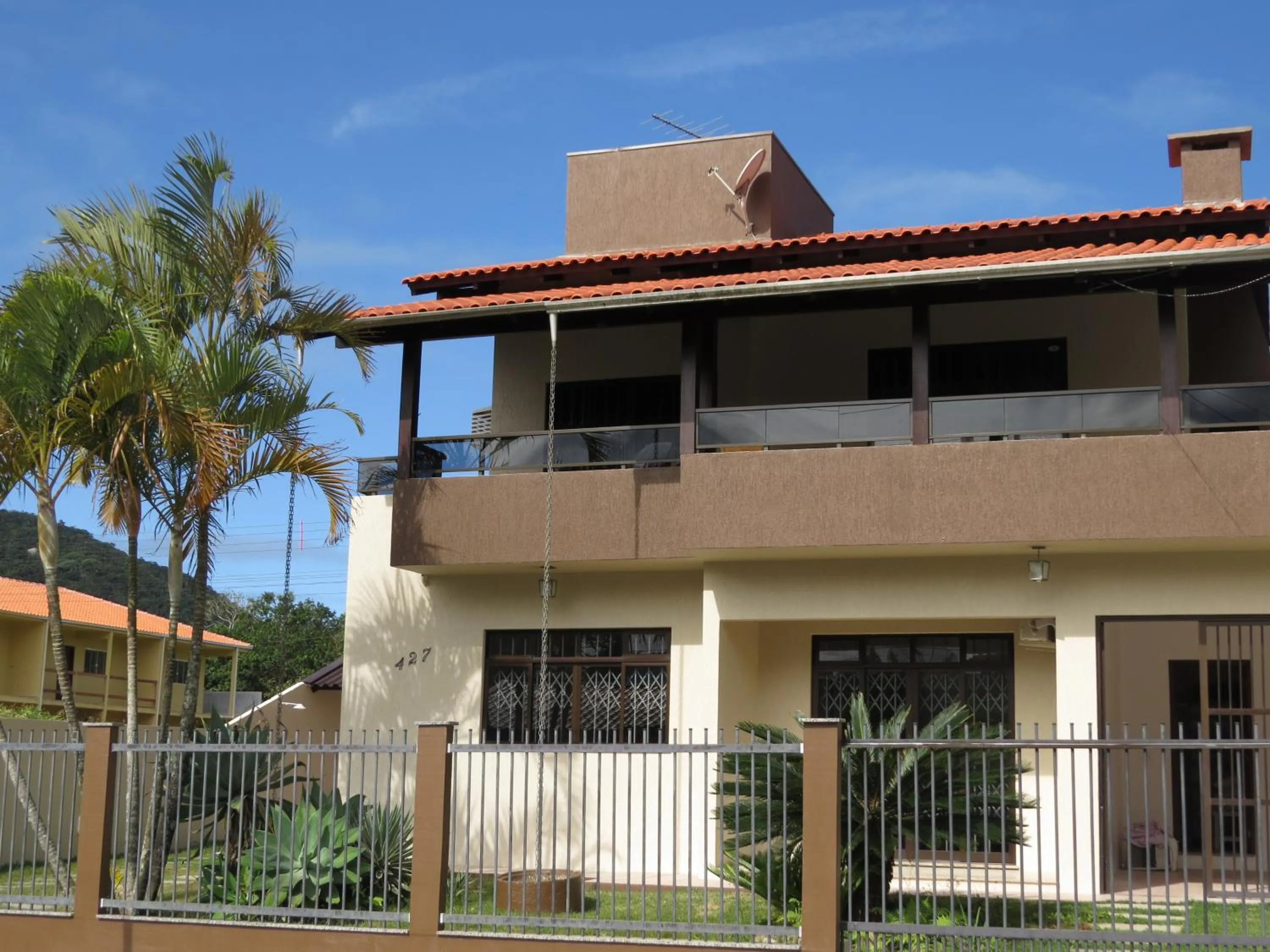 Bombinhas Brasil Residence II Guest House no Centro