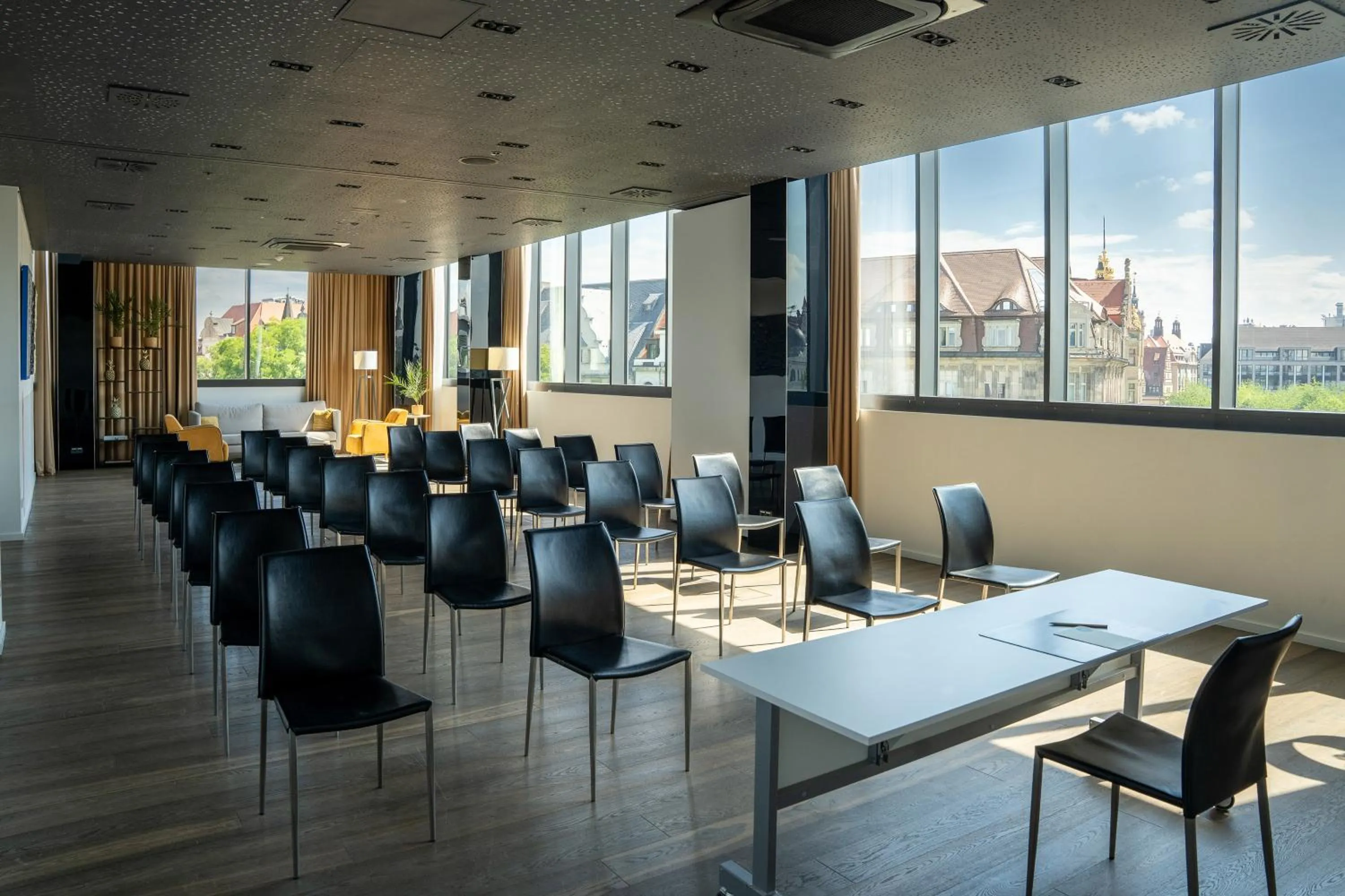 Meeting/conference room in INNSiDE by Meliá Leipzig