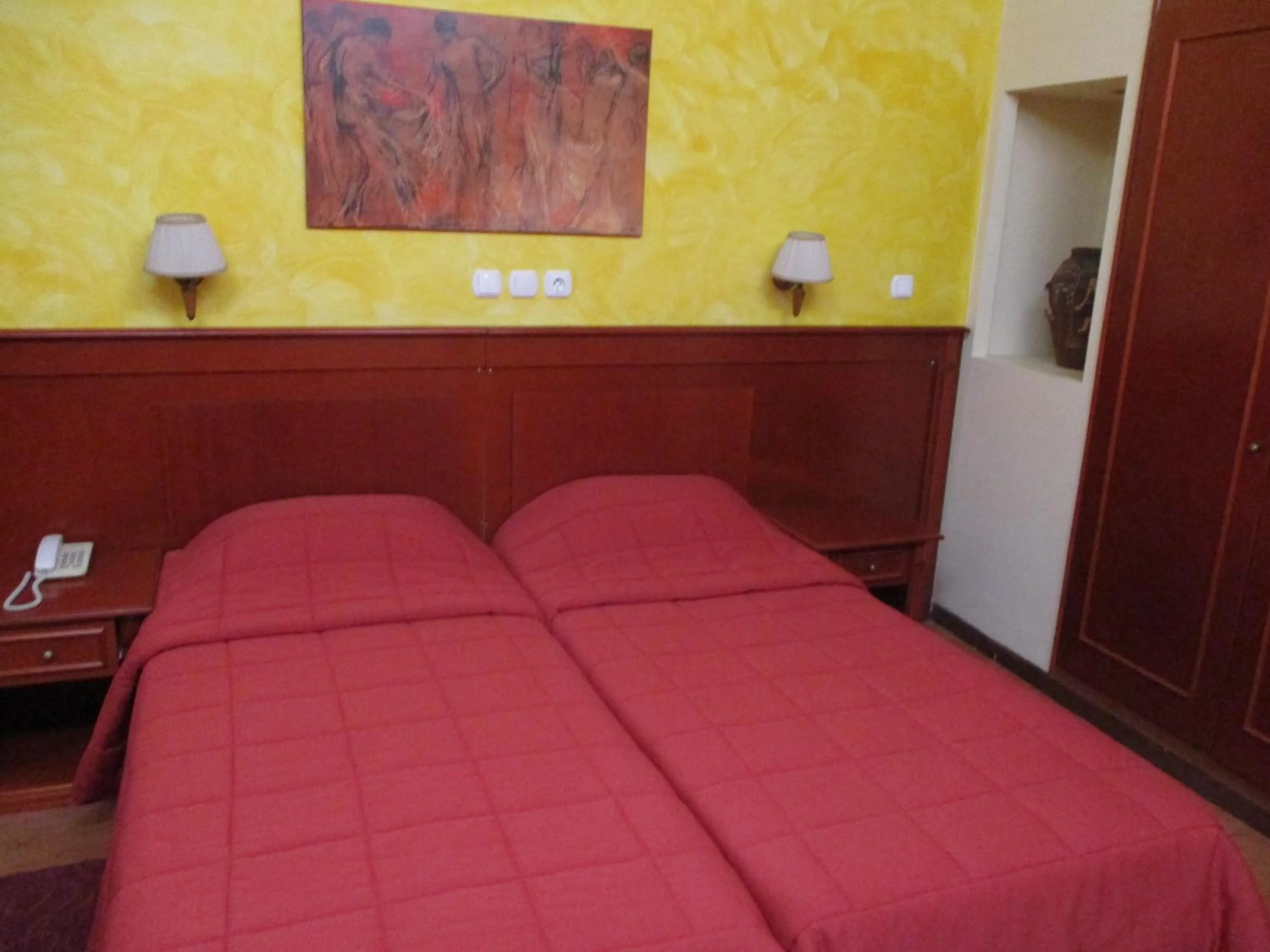 Bed in Hotel Delta