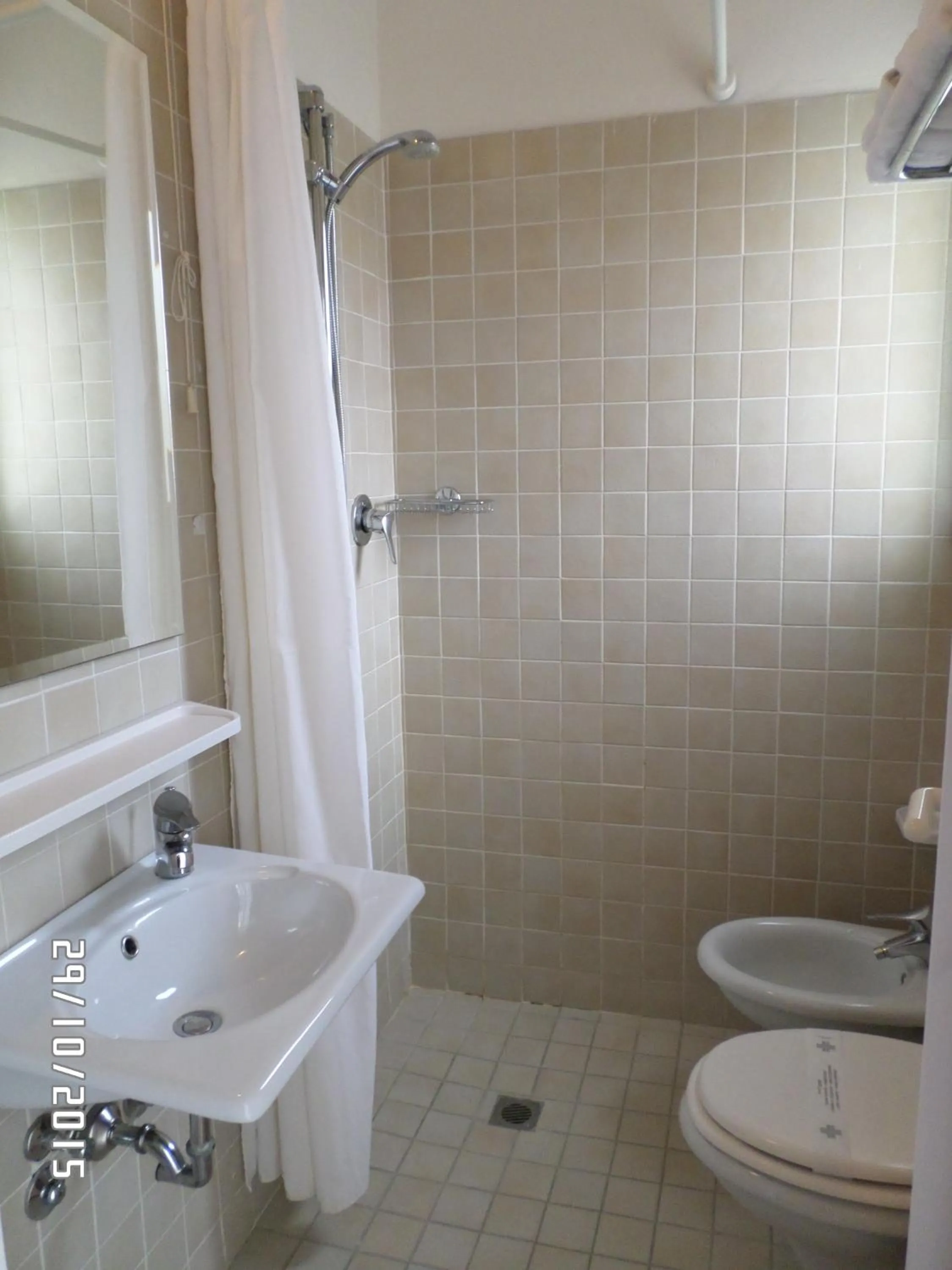 Shower in Hotel Houston