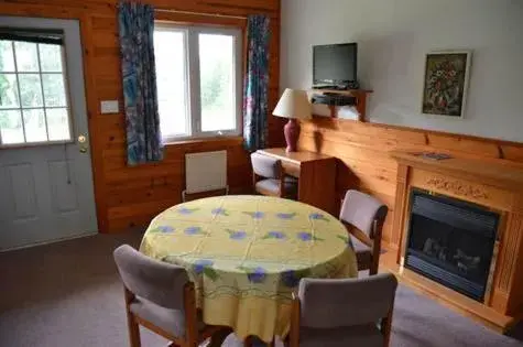 Quiet Bay Inn & Café Quiet Bay Inn & Café