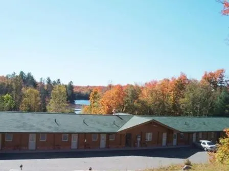 Quiet Bay Inn & Café