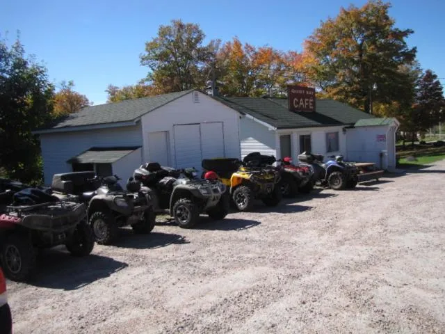 Quiet Bay Inn & Café