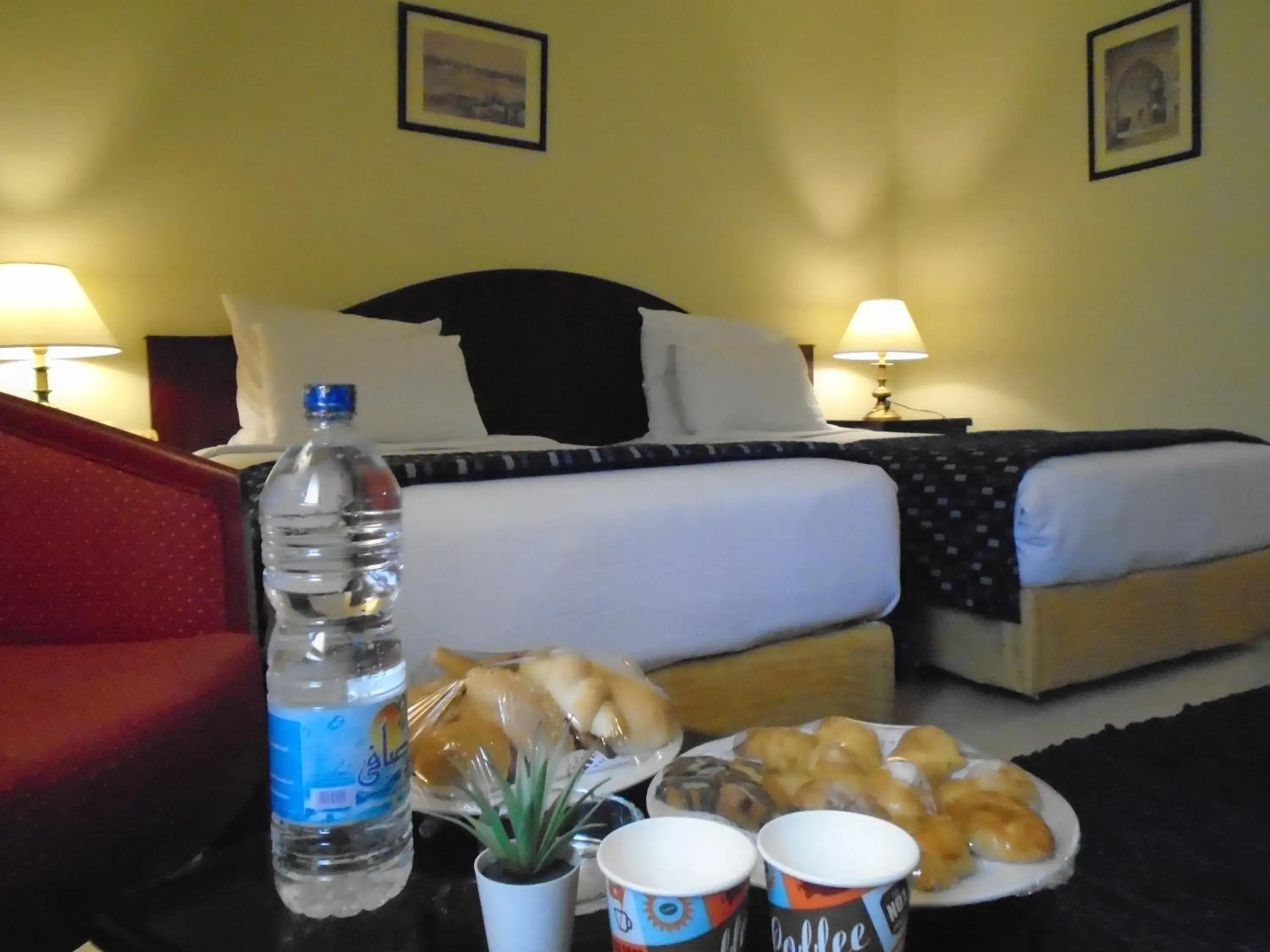 Coffee/tea facilities, Bed in Grand Pyramids Hotel