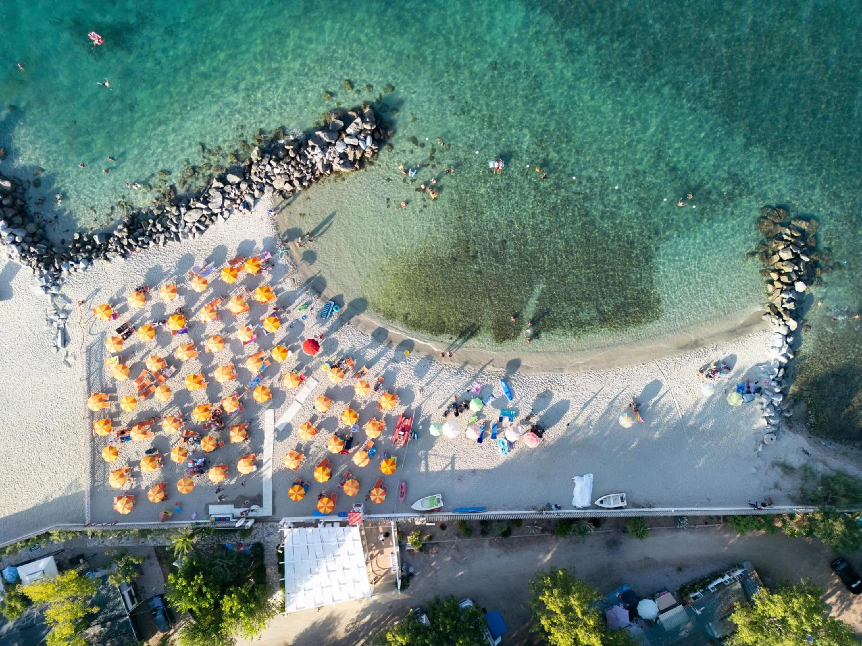 Beach in Hotel Baia Di Trainiti