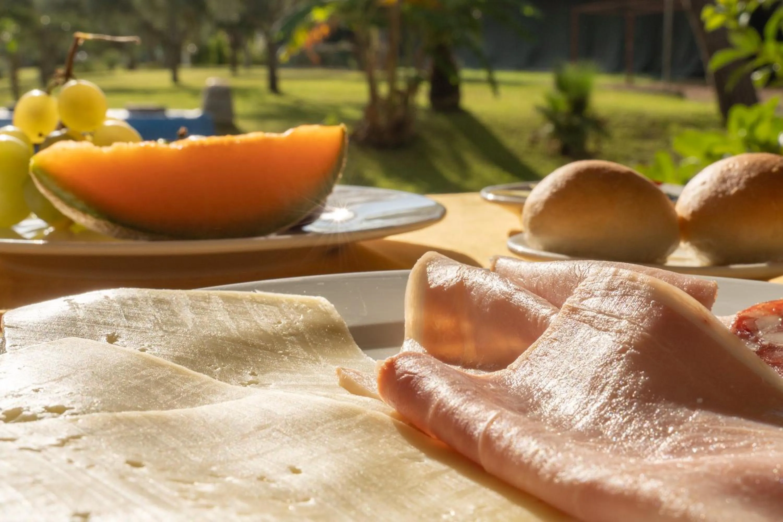 Food and drinks in Hotel Baia Di Trainiti