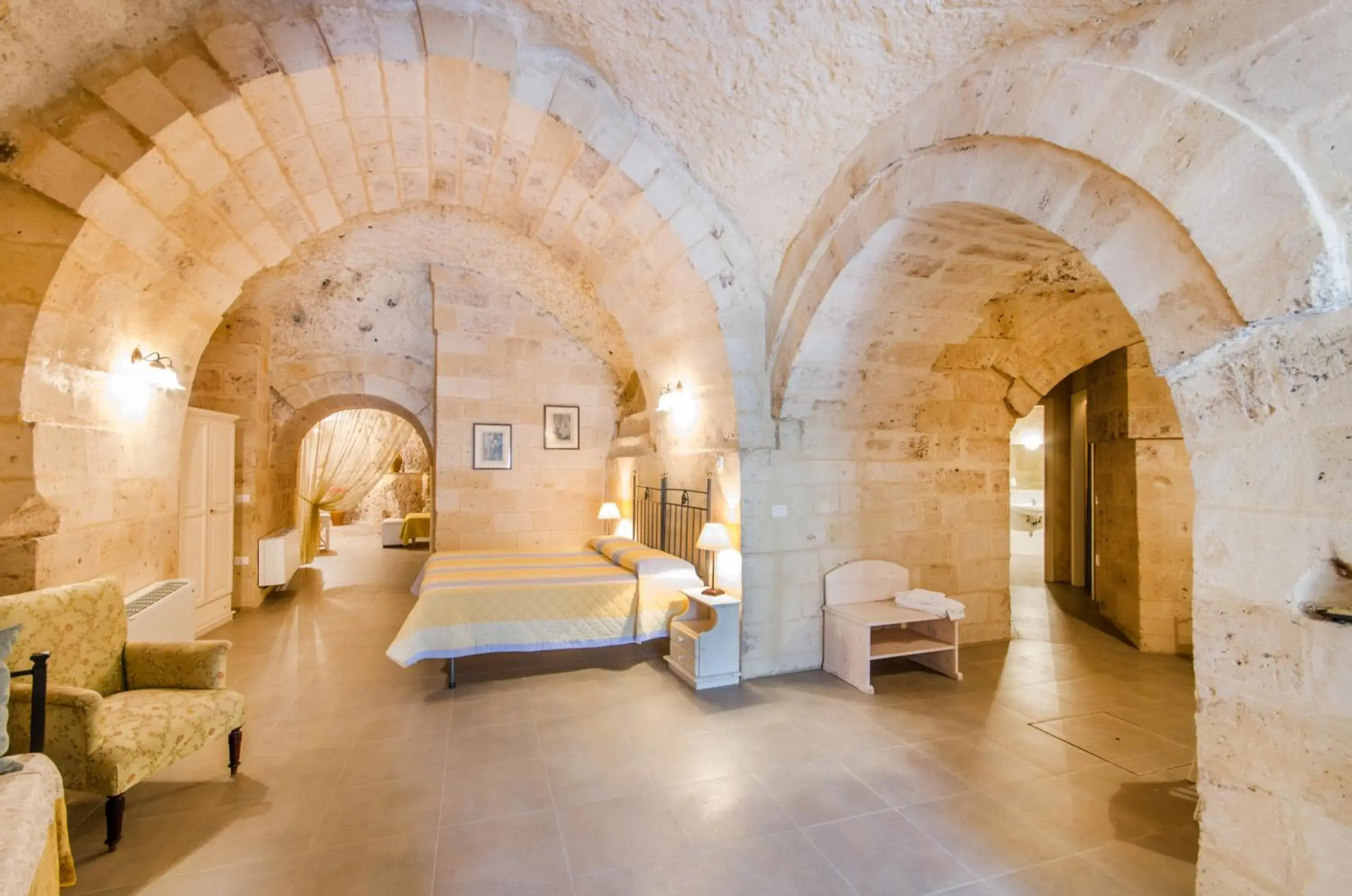 Deluxe Suite with Spa Bath - single occupancy in Le Dodici Lune Deluxe Suite with Spa Bath - single occupancy in Le Dodici Lune