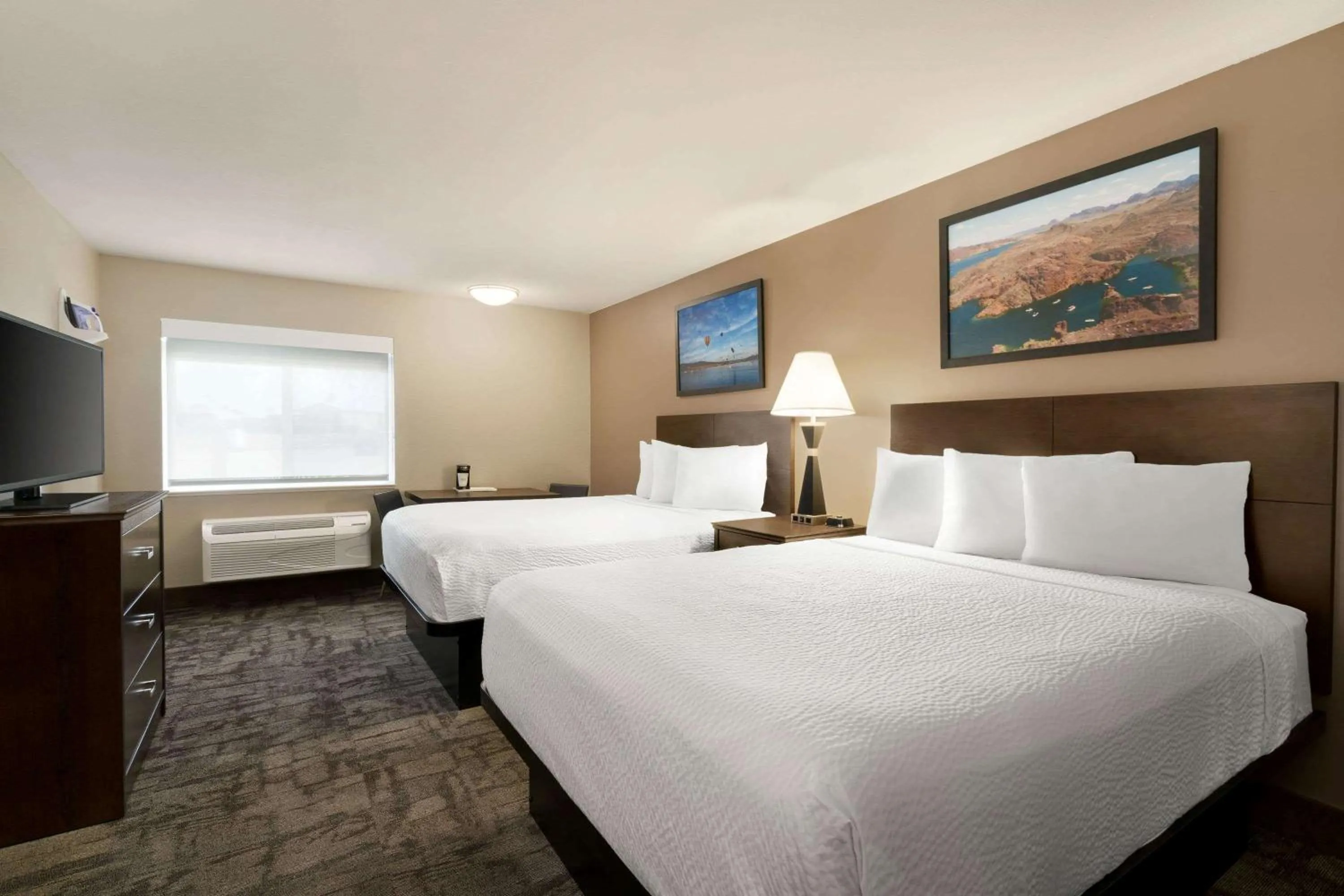 Photo of the whole room, Bed in Travelodge by Wyndham Lake Havasu