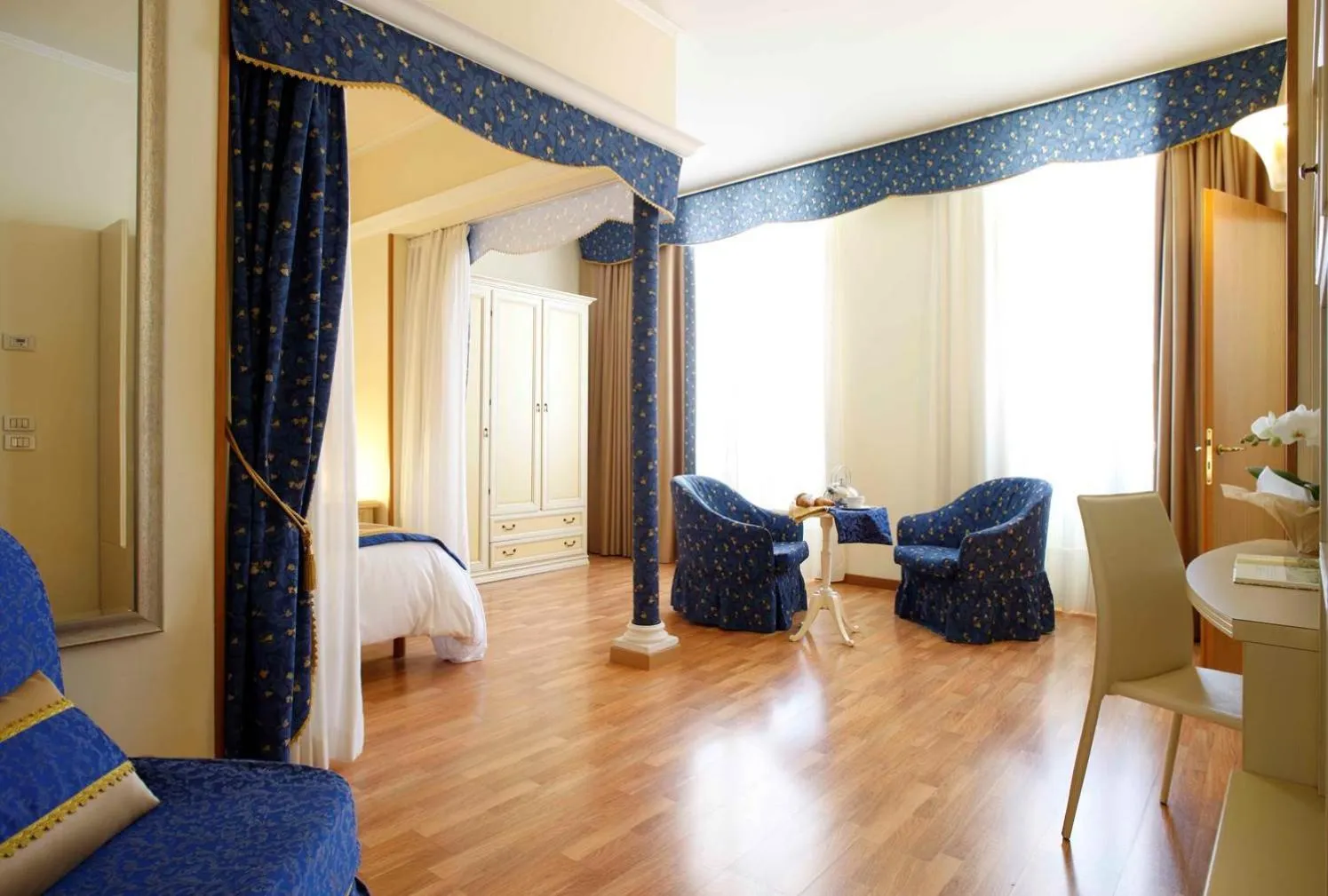 Photo of the whole room in Residence Liberty