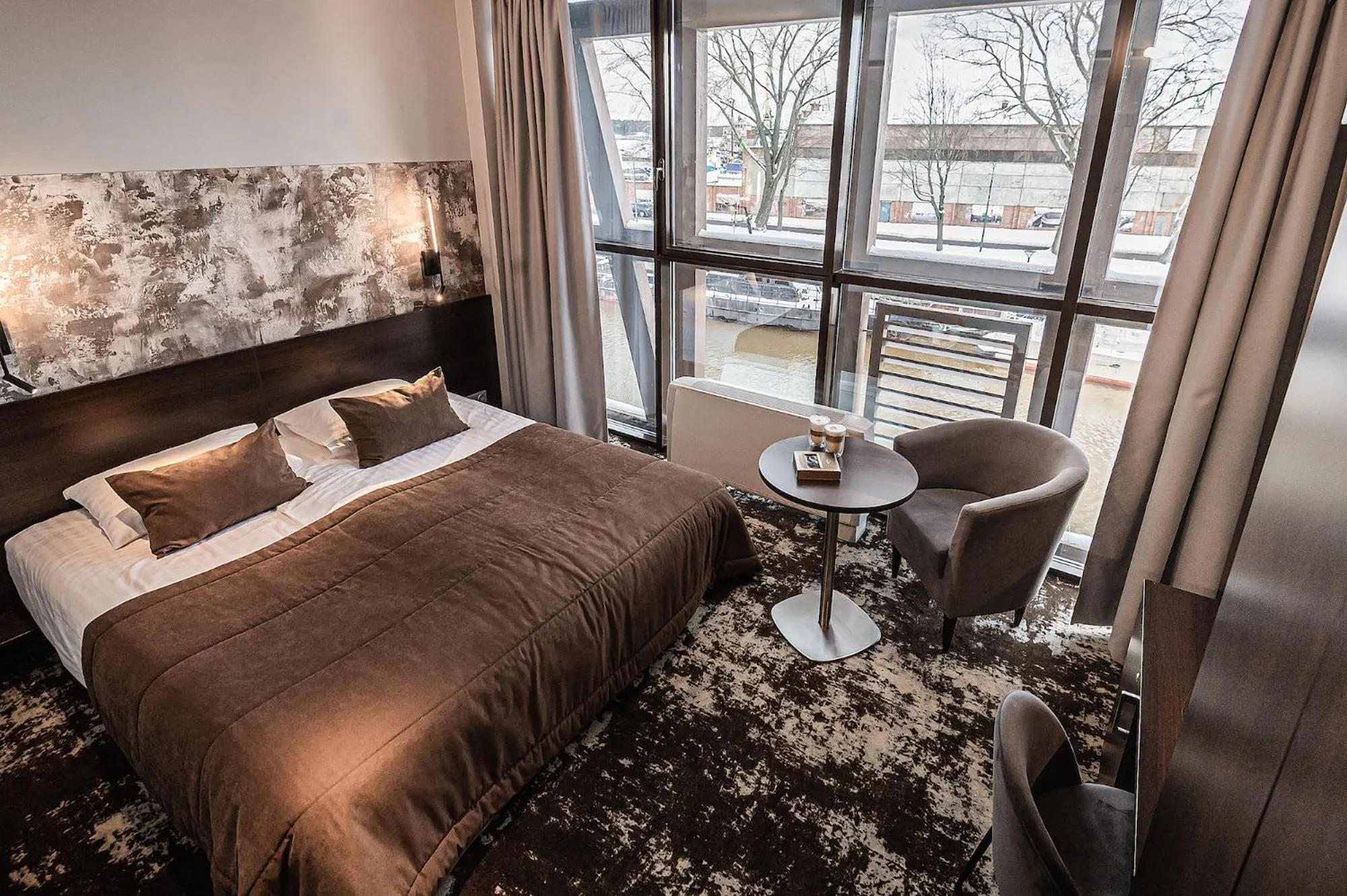 Bed in Old Mill Hotel