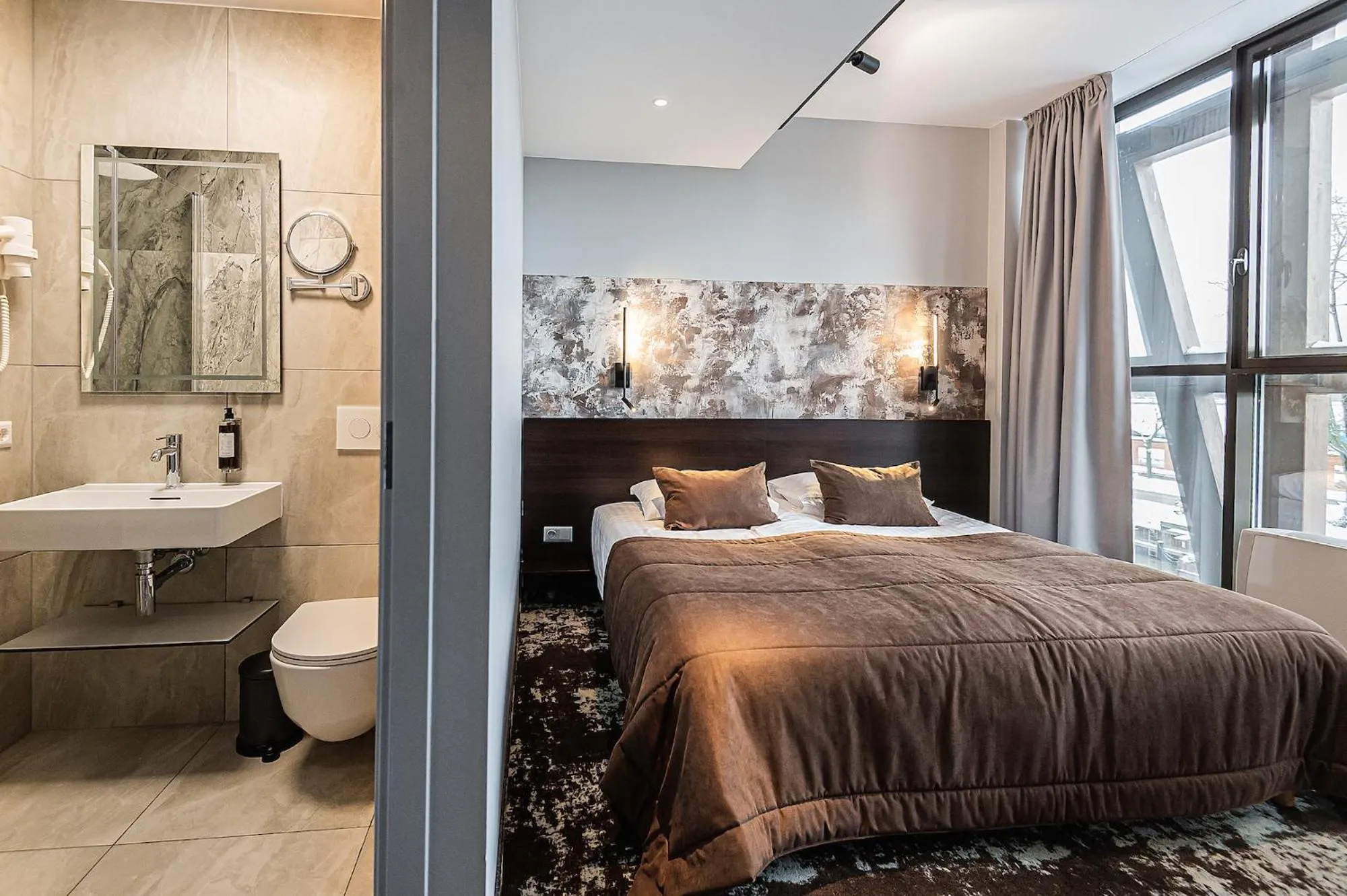 Bed in Old Mill Hotel