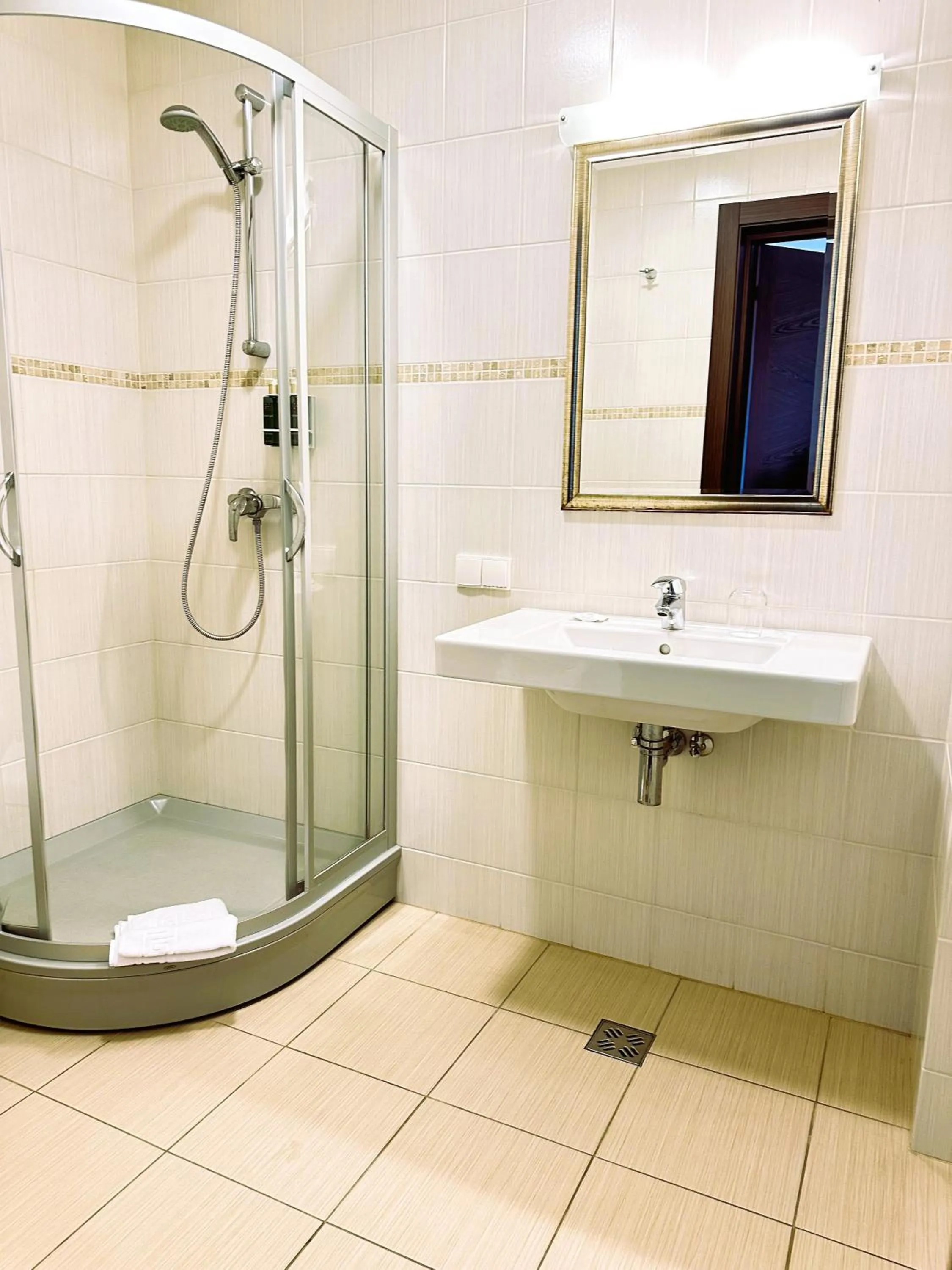 Shower in National Golf Resort