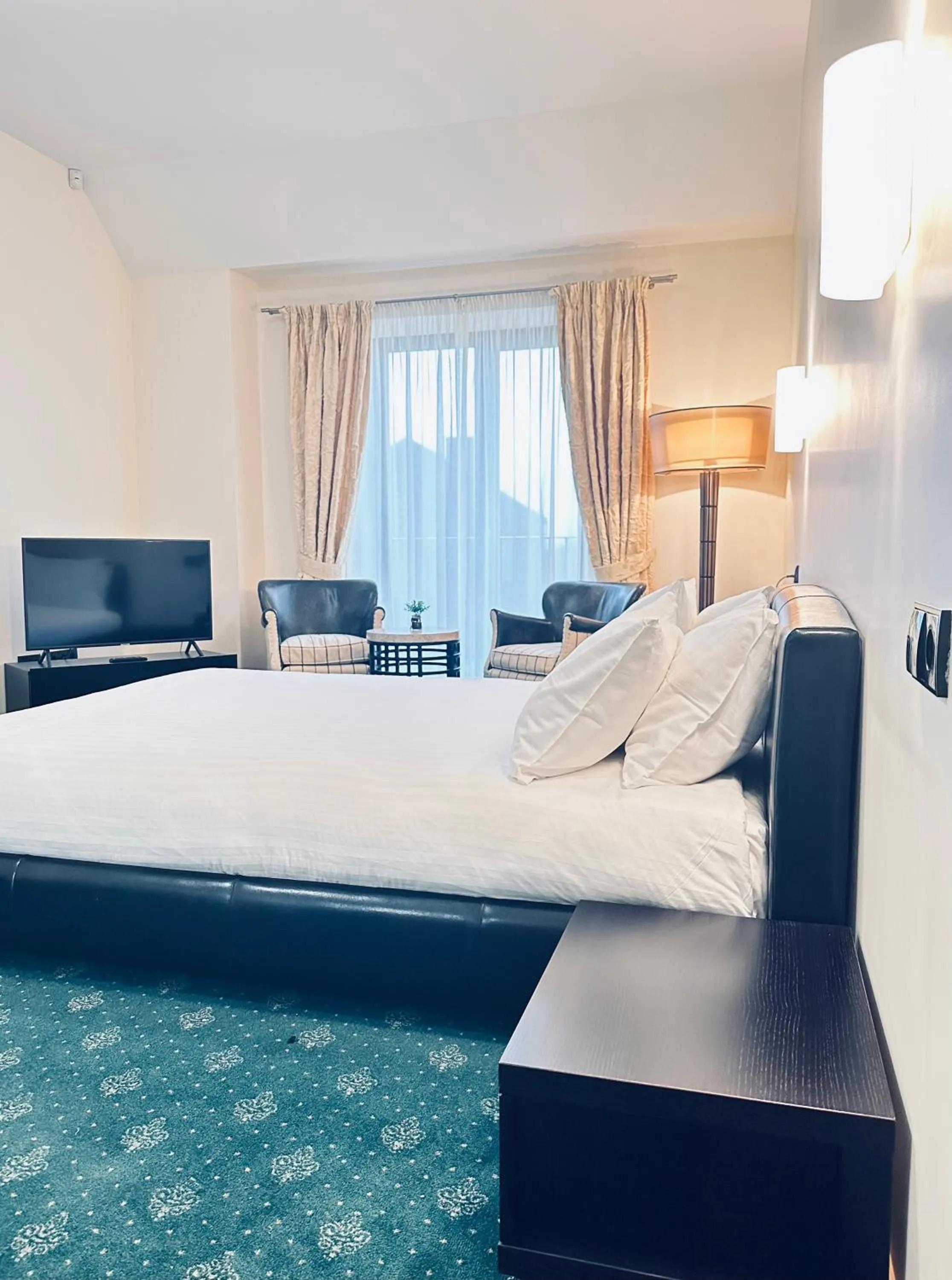 Photo of the whole room, Bed in National Golf Resort