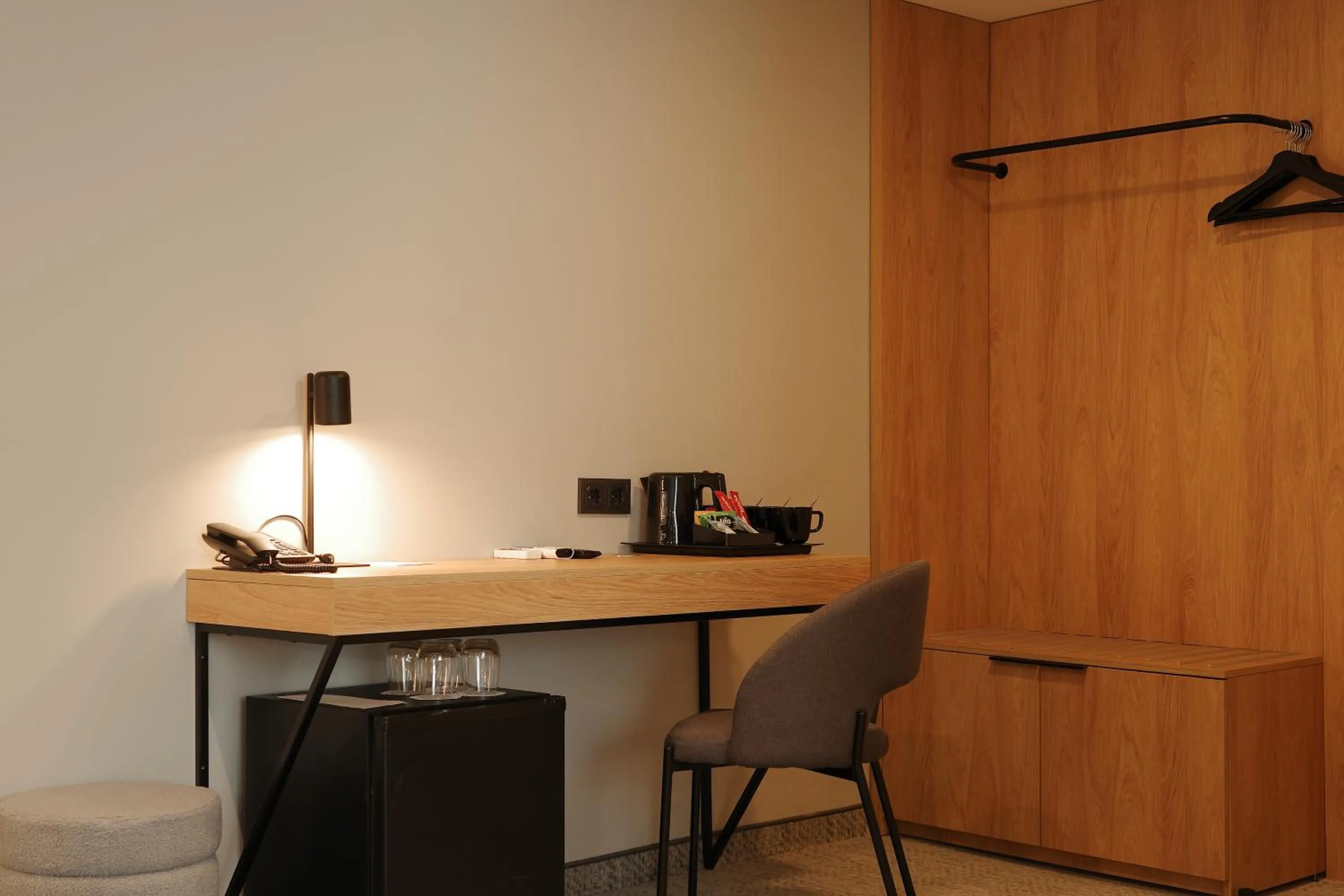 wardrobe in AIRINN Vilnius Airport Hotel RENOVATED 2025