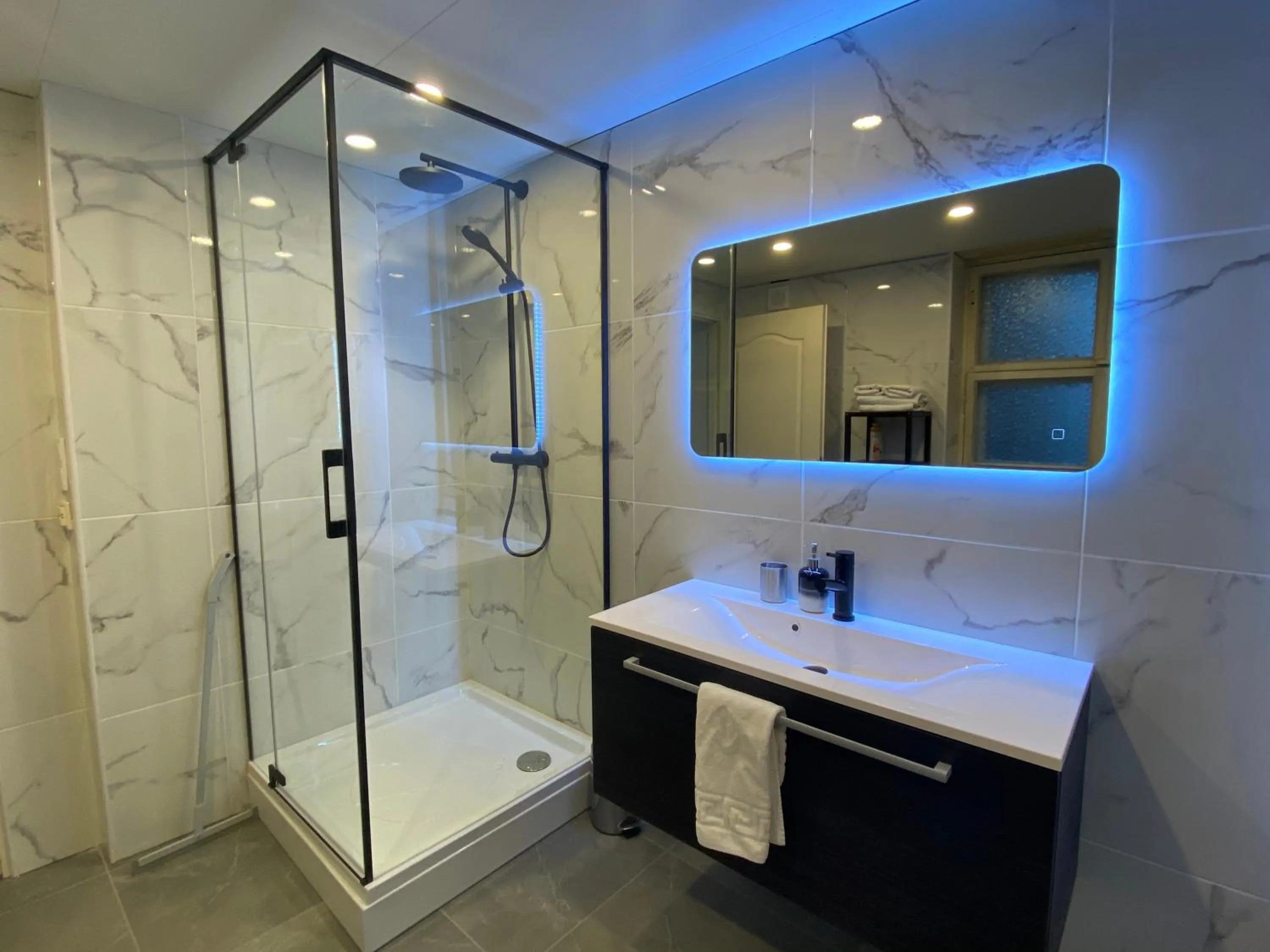 Shower in Tallinn City Apartments - Town Hall Square