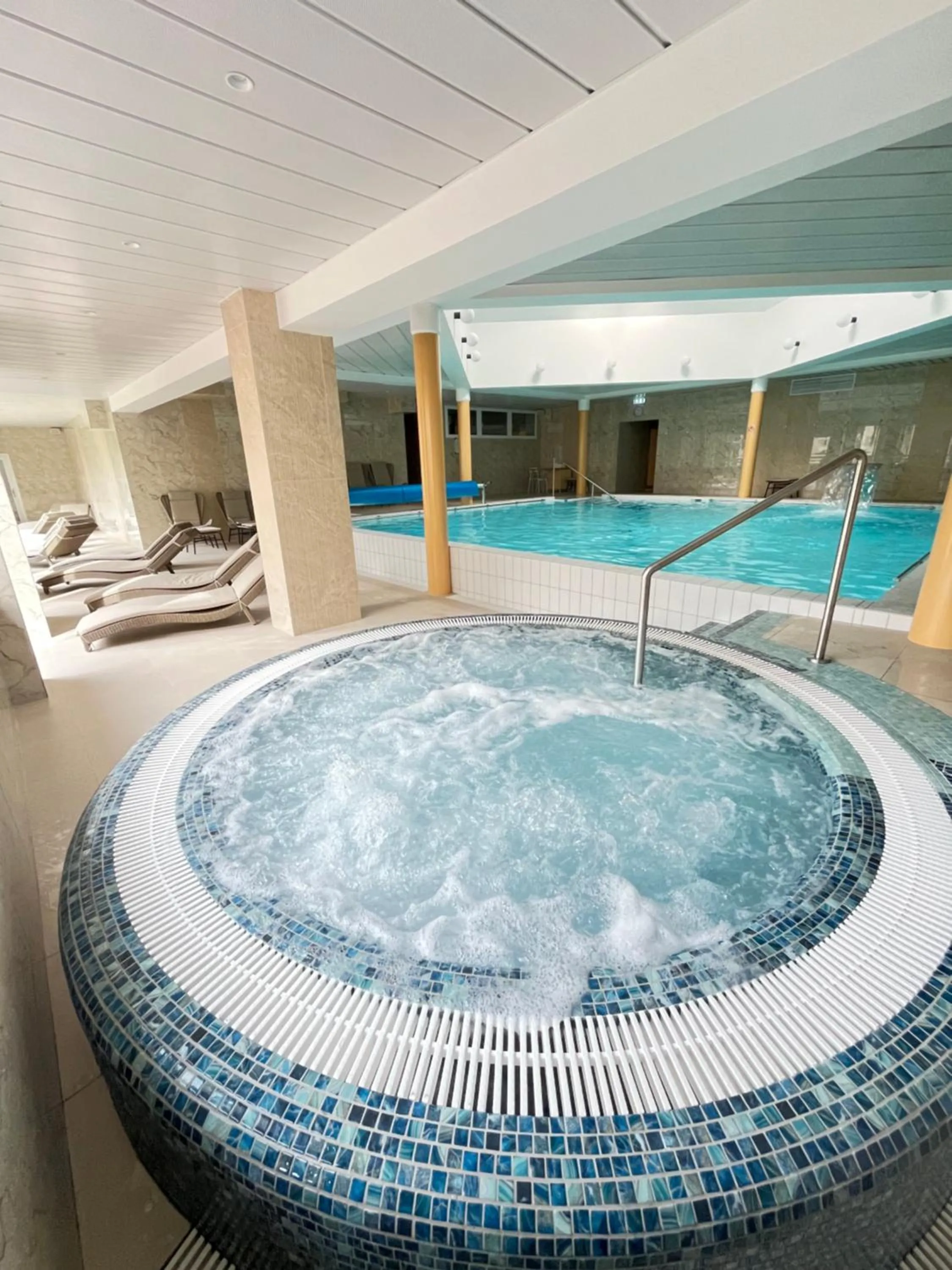 Hot Tub in Health & Wellness Center Energetikas