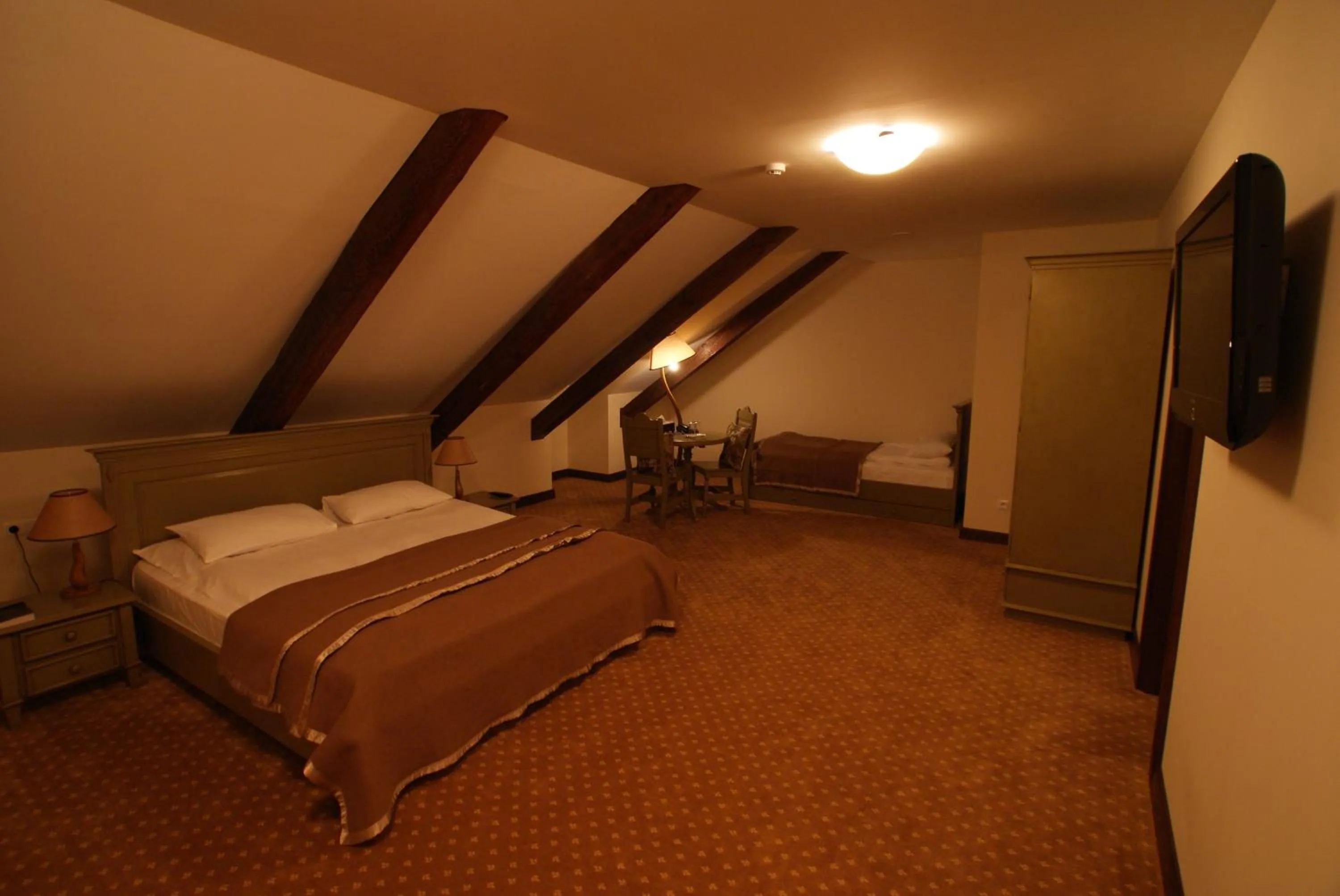Photo of the whole room, Bed in Bistrampolis Manor