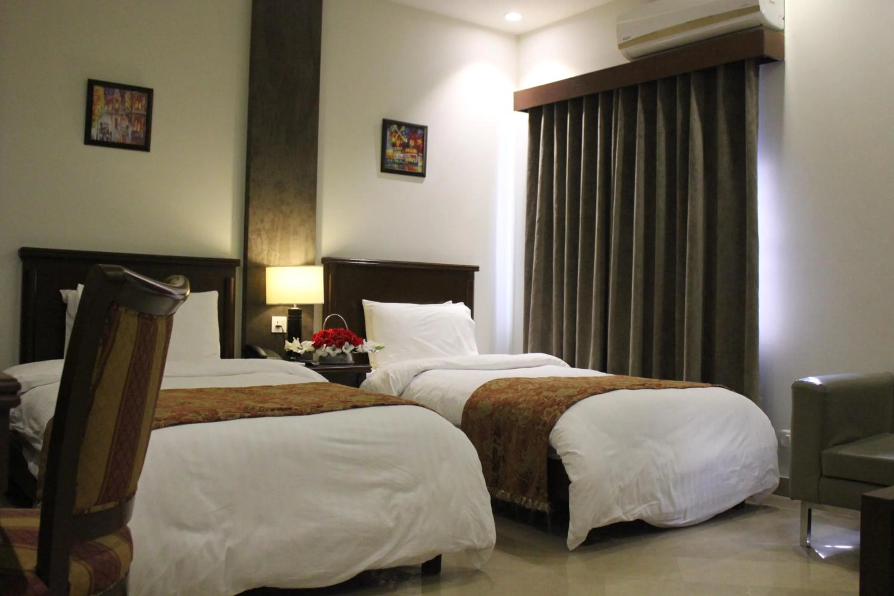 Bedroom, Bed in Hotel One Super, Islamabad